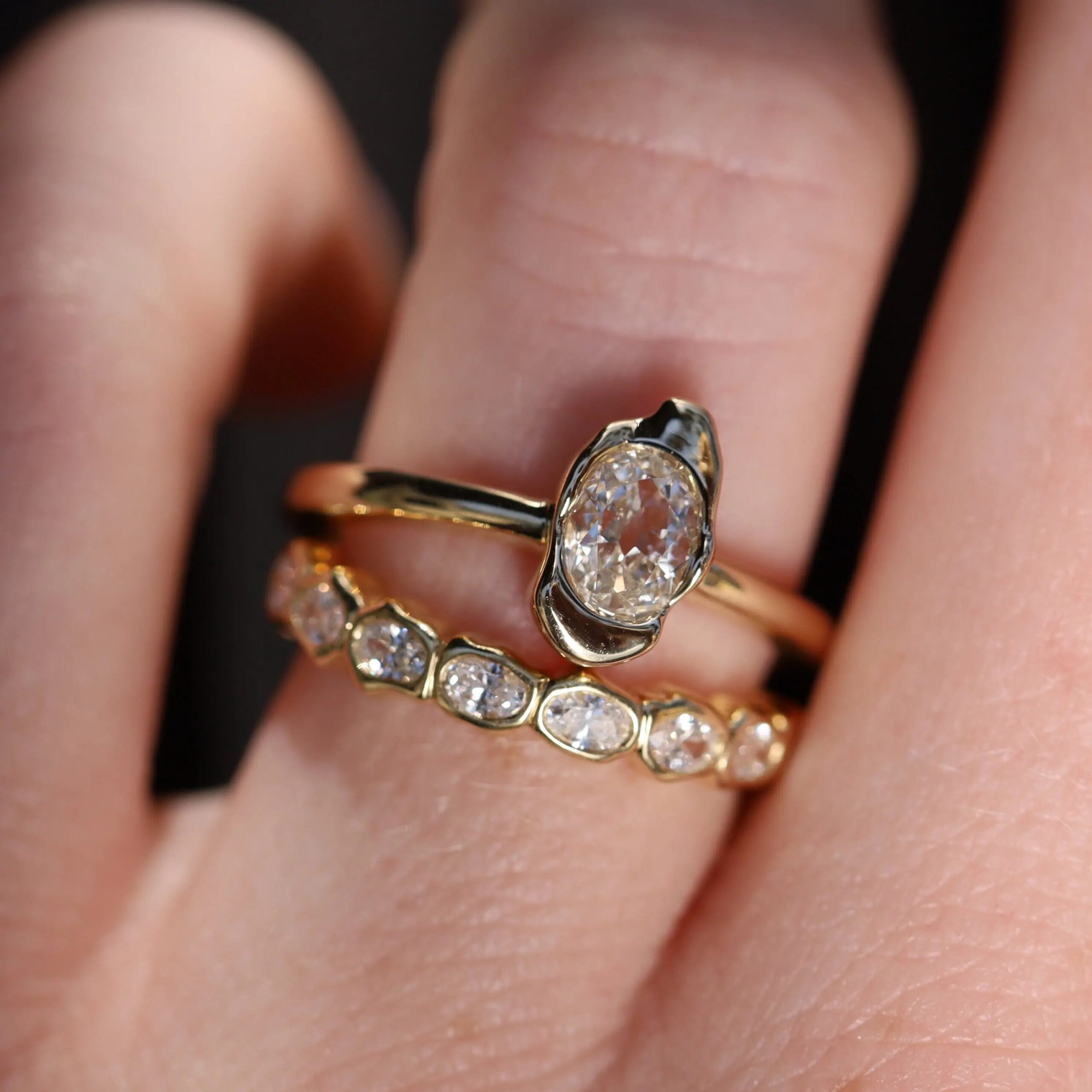 0.40ct Oval Diamond Abstract Bezel Ring - Image 2