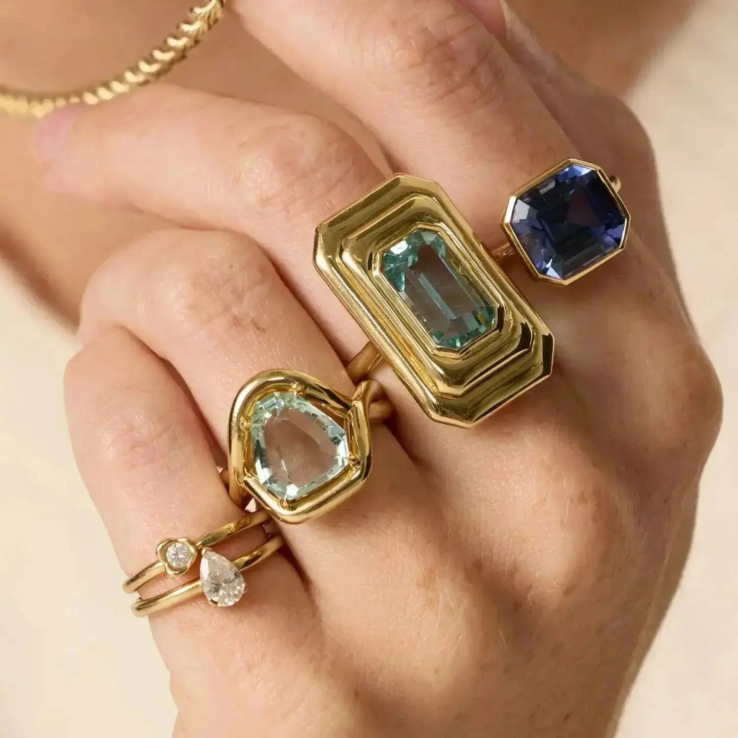 Diamond Abstract Bezel Sweet Pea Ring - Image 4