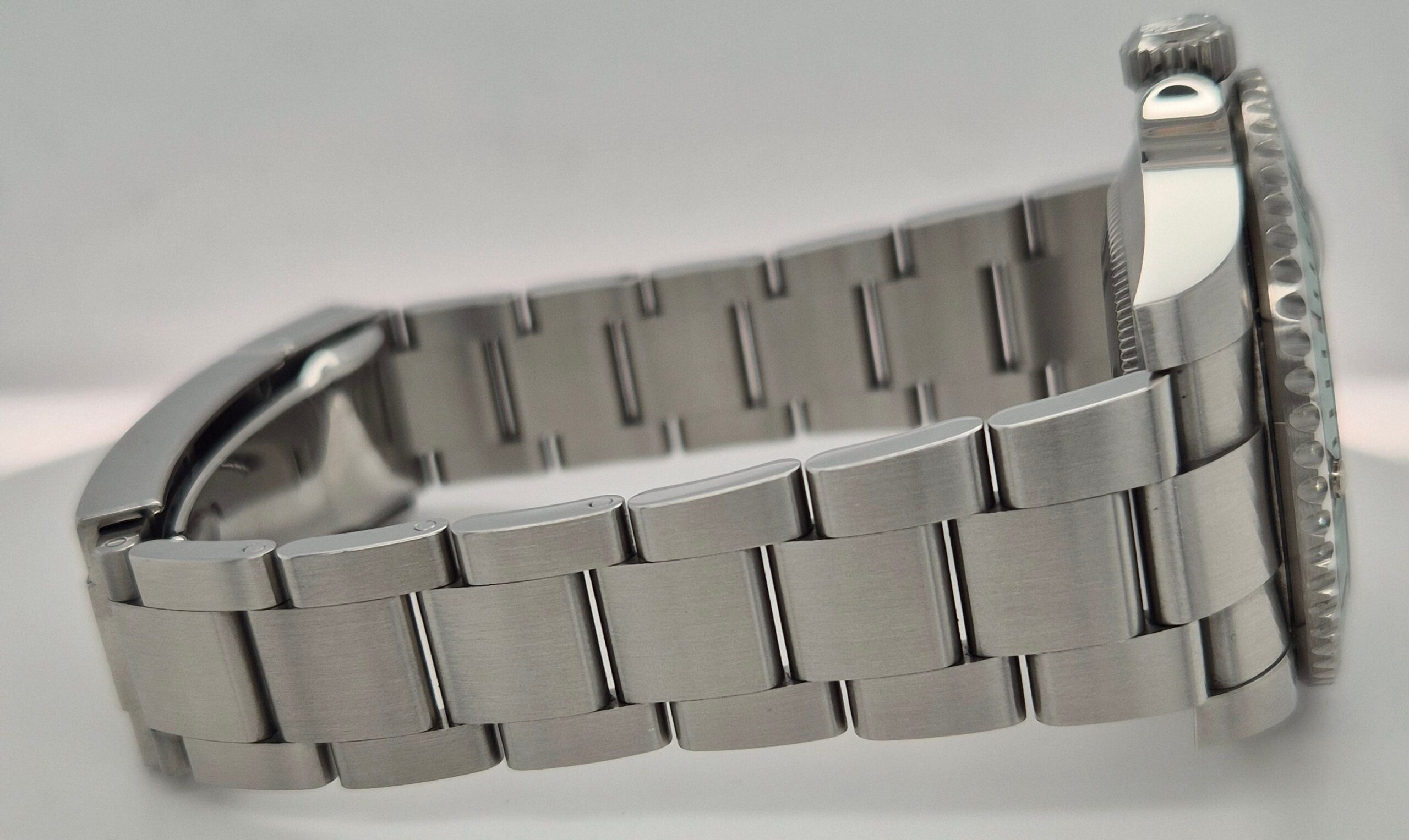 Rolex Submariner Date “Hulk” Green Dial Steel 116610LV | 2013 | 40mm - Image 4