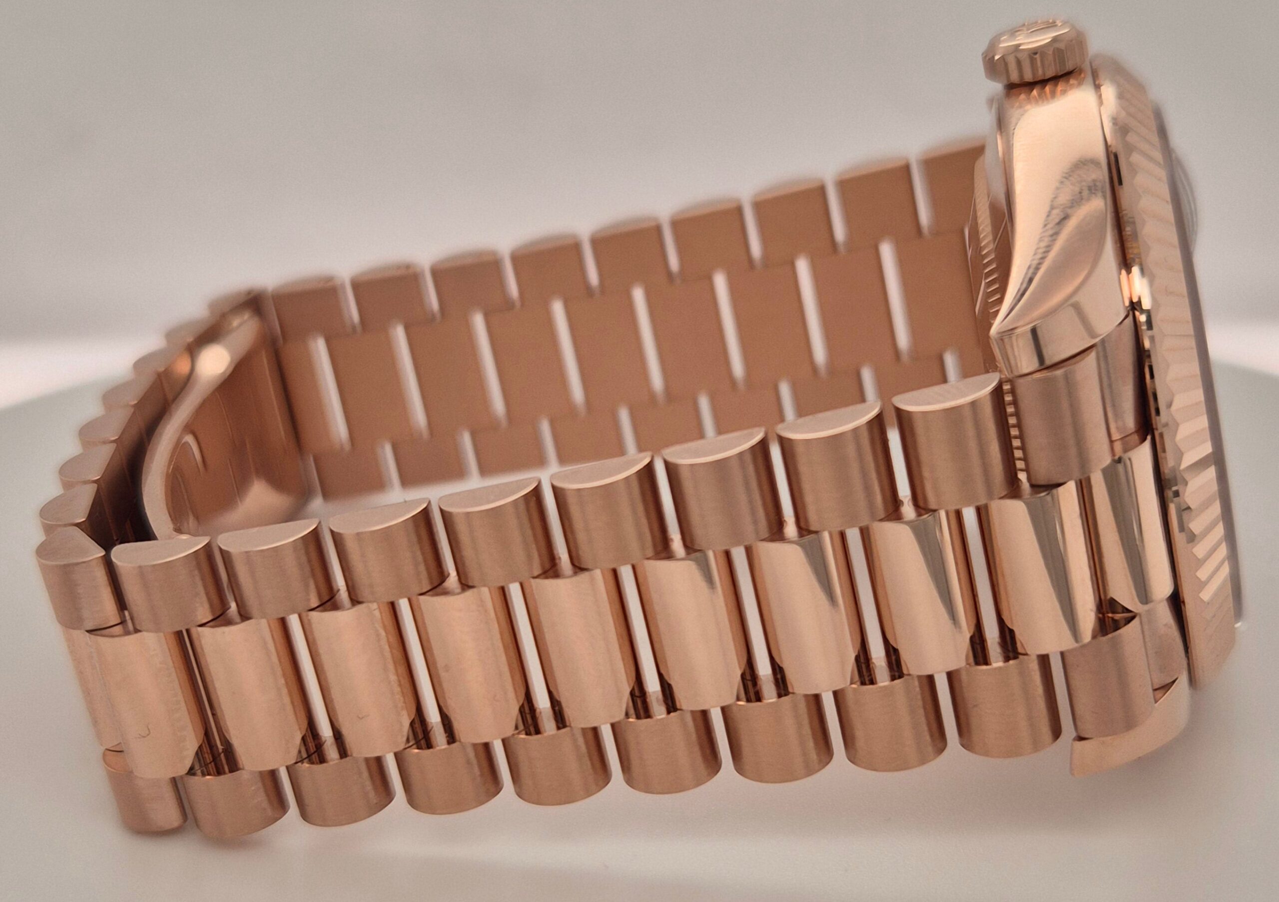 Rolex Day-Date 40 Olive Green Roman Everose Gold 228235 60th Anniversary | 2022 | 40mm - Image 4