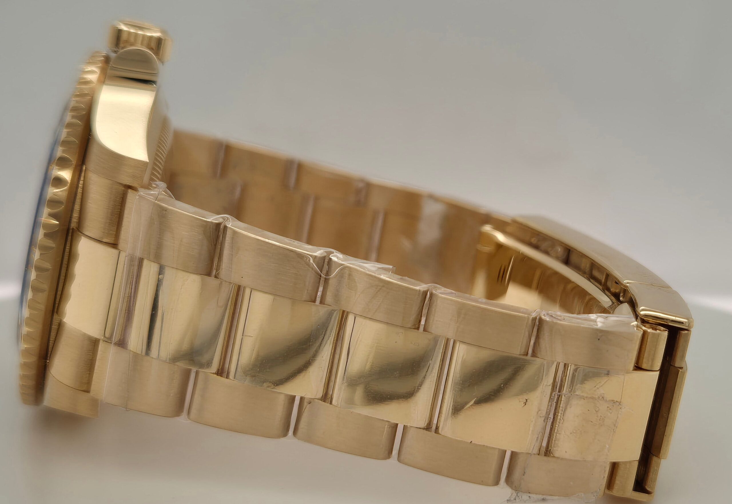 Rolex Submariner Date “Bluesy” 18ct Yellow Gold 126618LB | 2024 | 41mm - Image 3