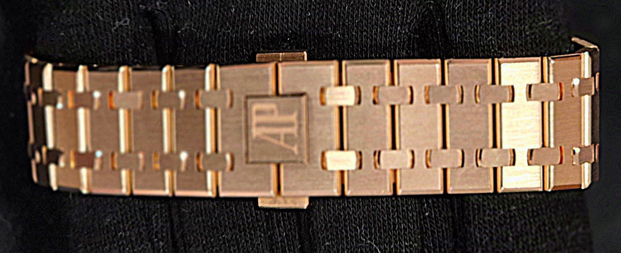 Audemars Piguet Royal Oak Chronograph Black Dial Rose Gold 26240OR.OO.1320OR.06 | 2022 | 41mm - Image 6