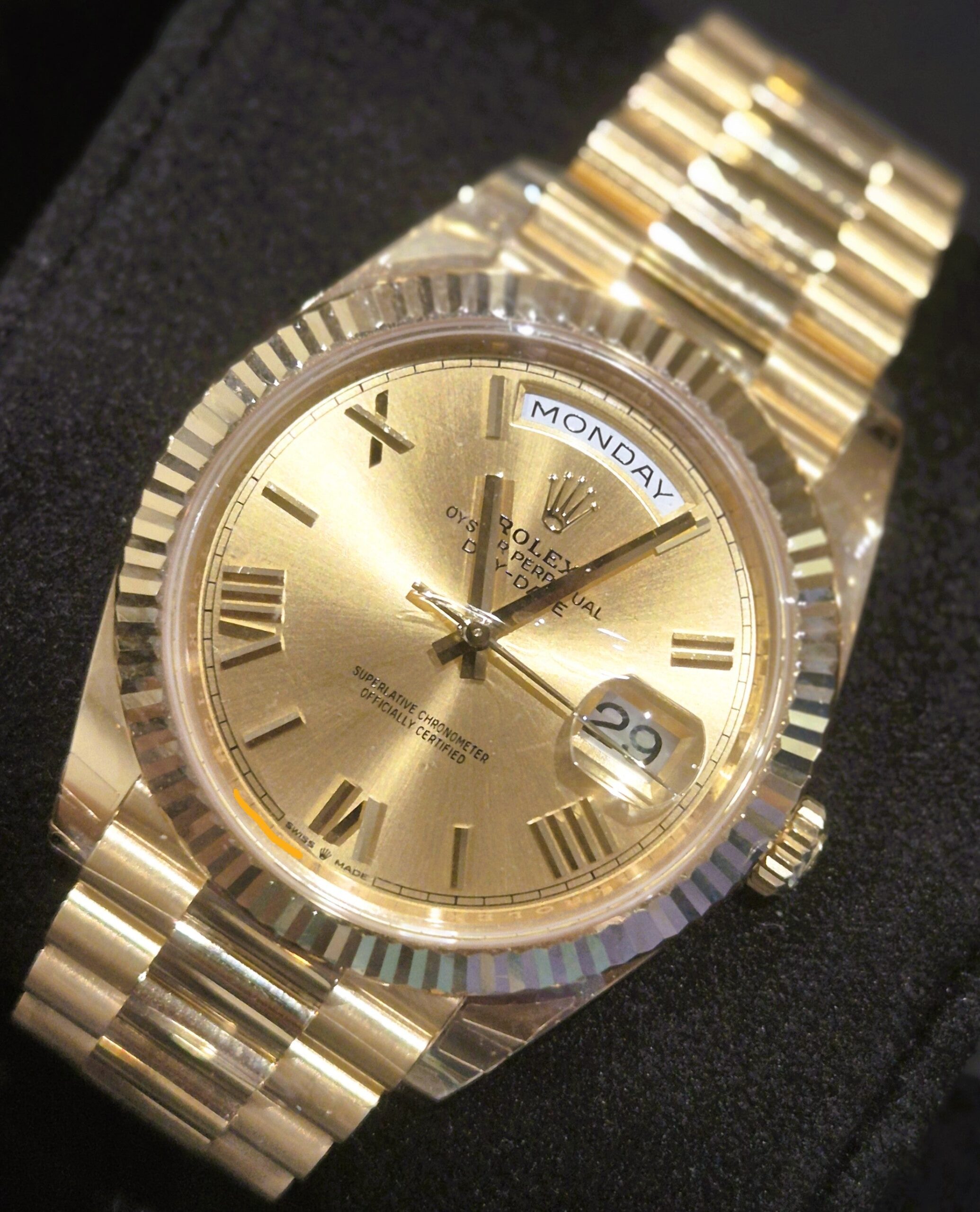 Rolex Day-Date 40 Yellow Gold Champagne Roman Dial 228238 | 2024 | 40mm - Image 3