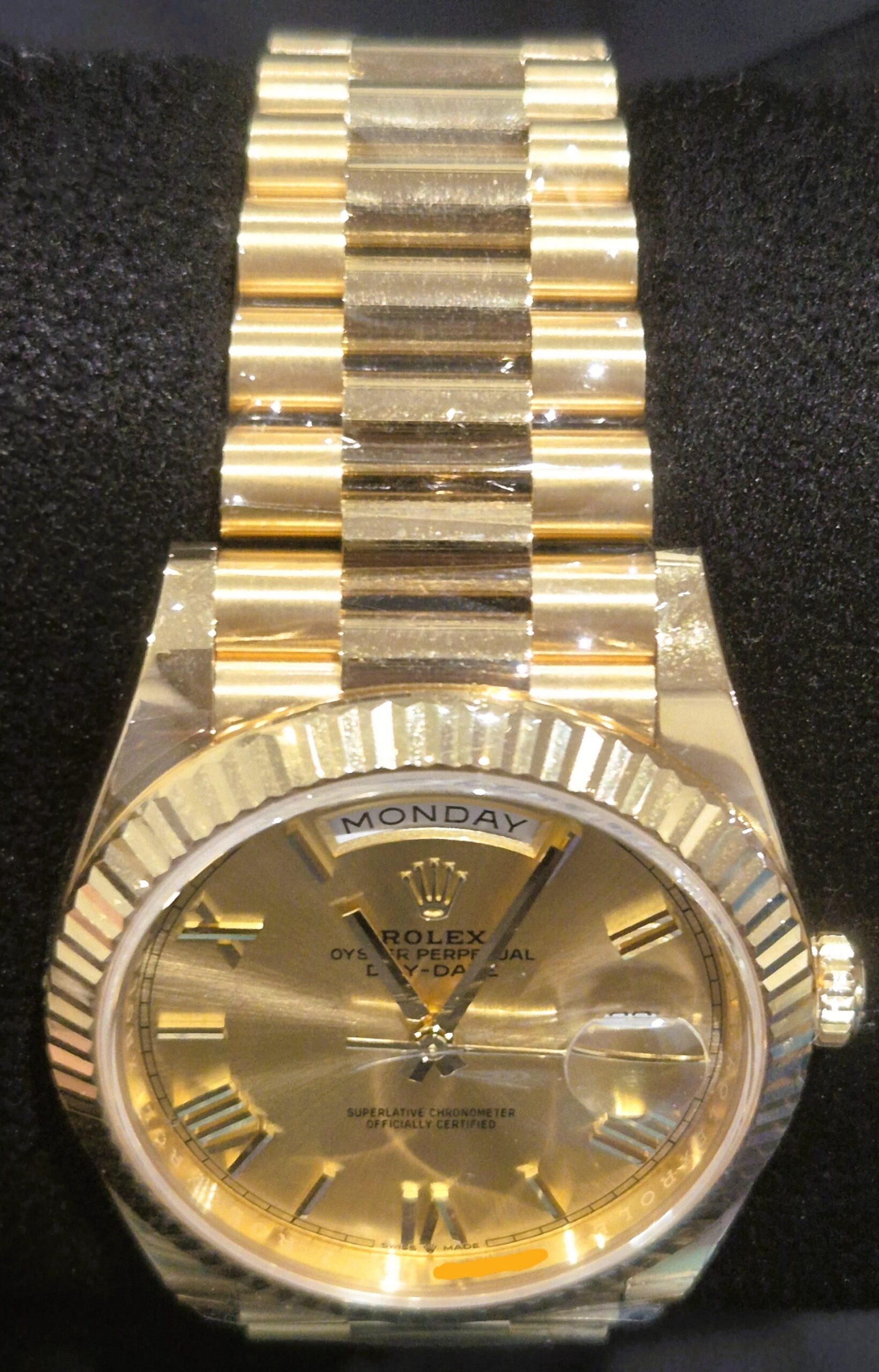 Rolex Day-Date 40 Yellow Gold Champagne Roman Dial 228238 | 2024 | 40mm - Image 4