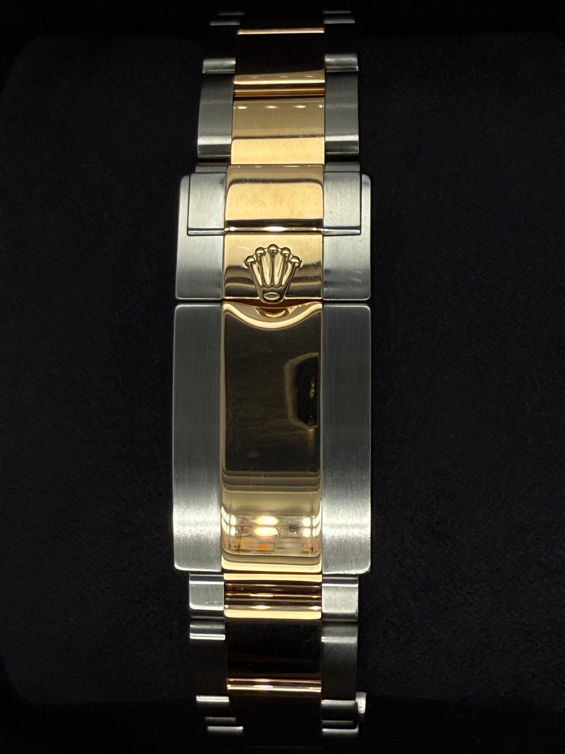 Rolex GMT-Master II Two Tone Yellow Gold Black Dial Green Arrow Hand 116713LN | 2016 | 40mm - Image 6