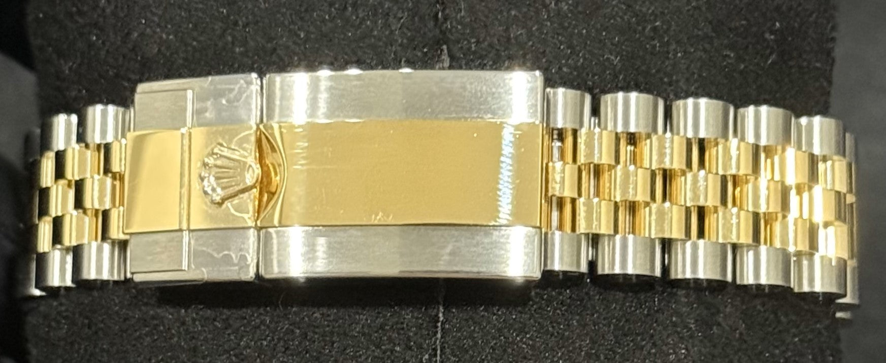 Rolex GMT-Master II 'Zombie' Two Tone Yellow Gold Jubilee 126713GRNR | 2025 | 40mm - Image 6