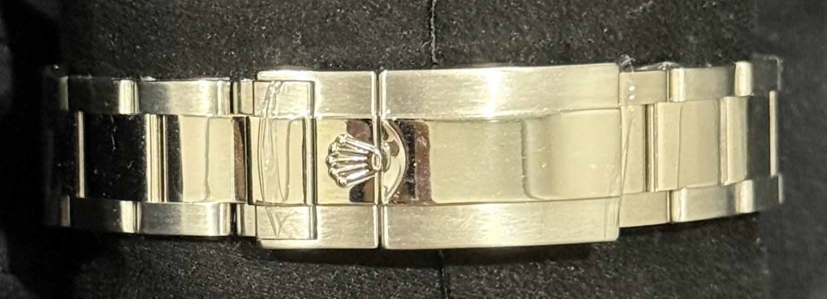 Rolex Daytona Cosmograph Black/Red Racing Arabic Dial White Gold 116509 | 2016 | 40mm - Image 6