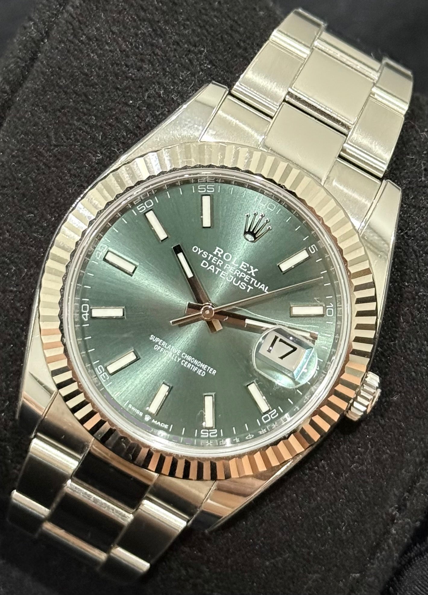 Rolex Datejust 41 Mint Green Dial Fluted Bezel Oystersteel 126334 | 2023 | 41mm - Image 2