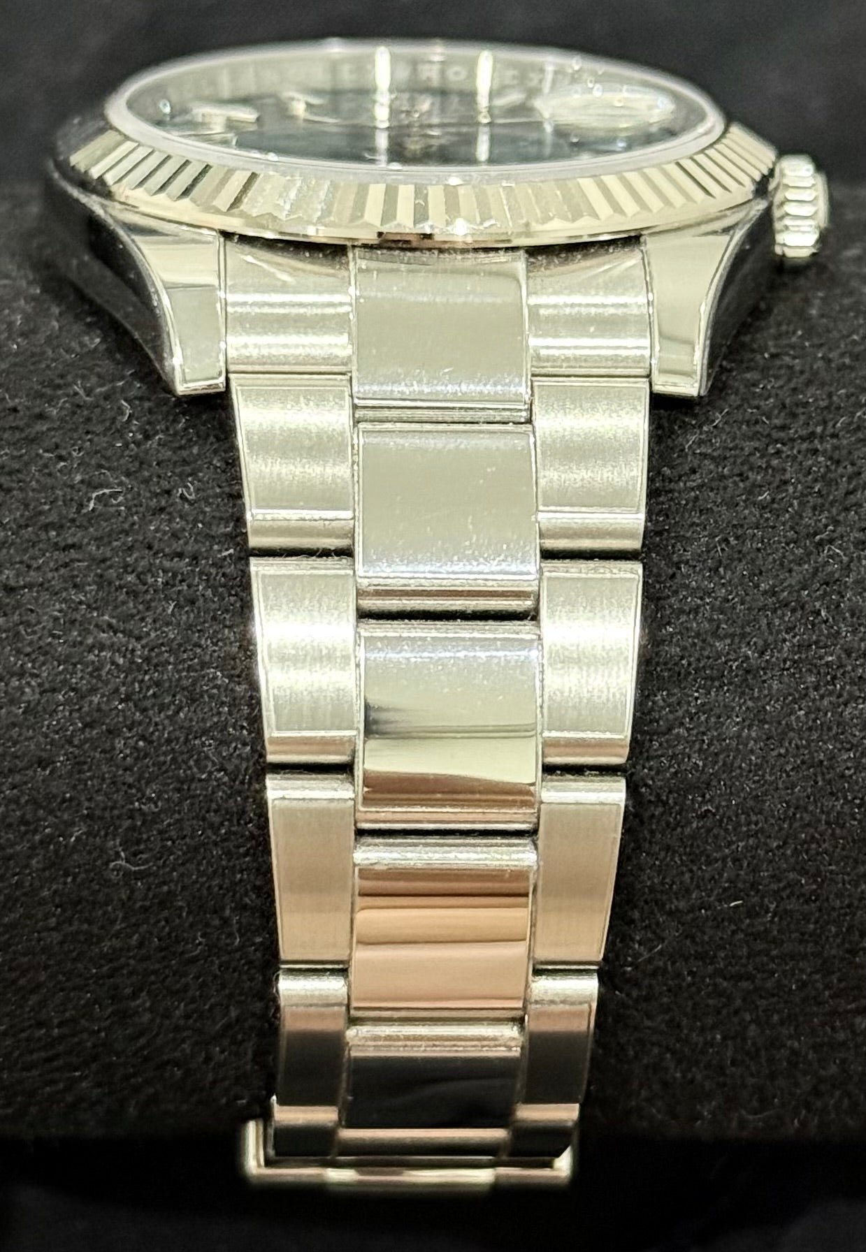 Rolex Datejust 41 Mint Green Dial Fluted Bezel Oystersteel 126334 | 2023 | 41mm - Image 4