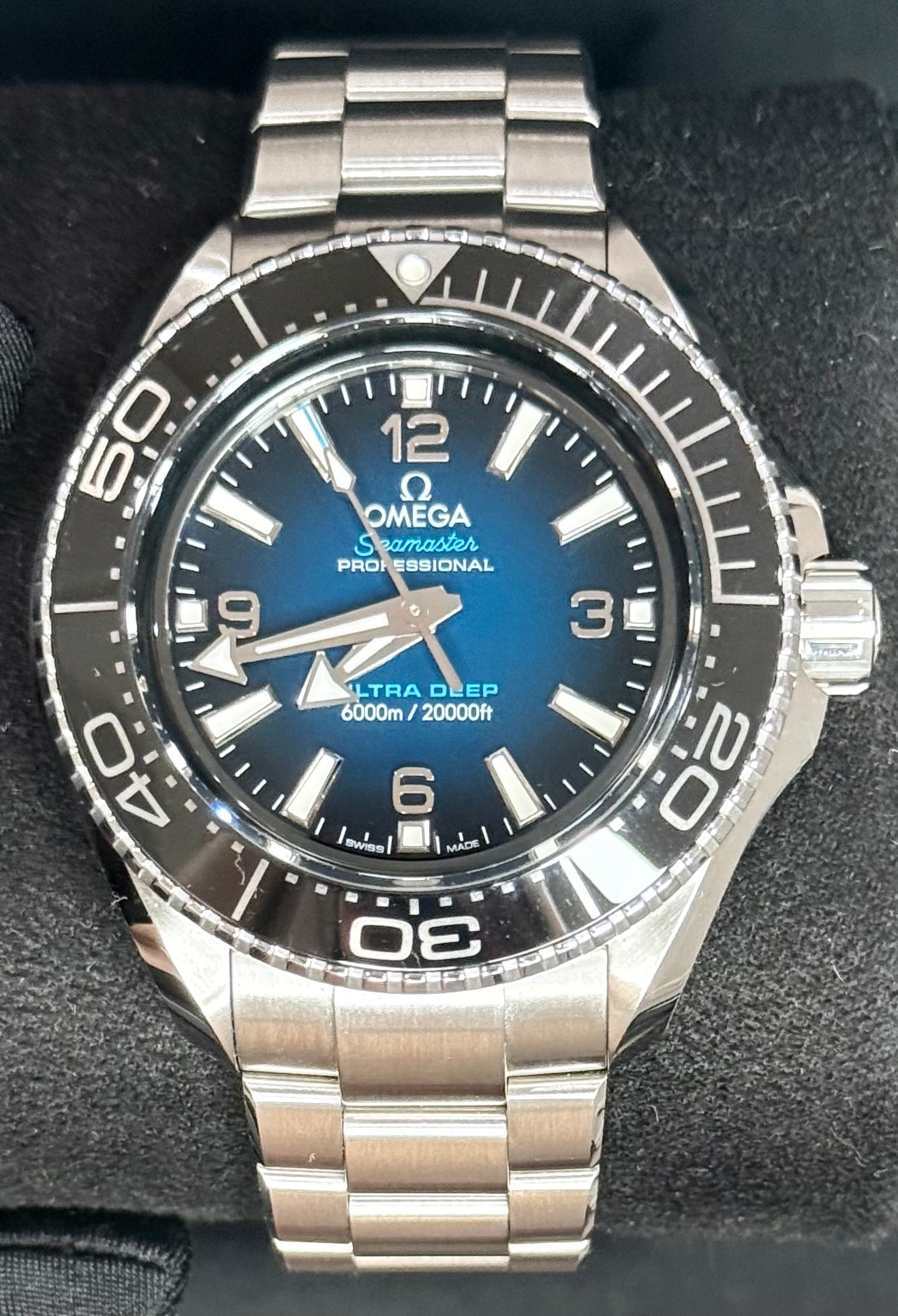 Omega Seamaster Ultra Deep Planet Ocean 6000M 215.30.46.21.03.001 | 2023 | 45.5mm