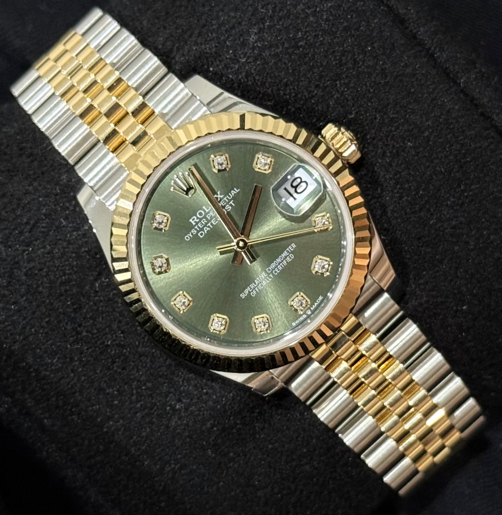 Rolex Datejust 31 Two-Tone Yellow Gold with Green Diamond Dial 278273 | 2024 | 31mm - Image 2