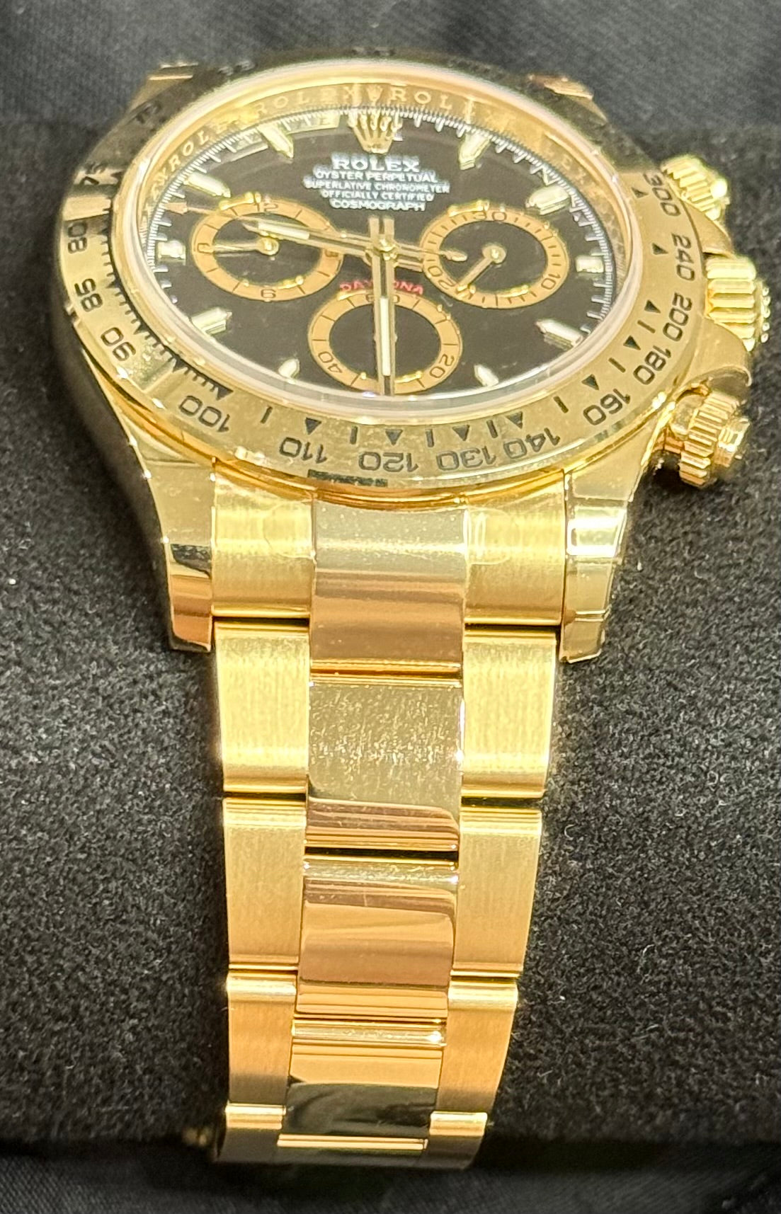 Rolex Cosmograph Daytona Yellow Gold Black Dial with Gold Rings 126508 | 2025 | 40mm - Image 4