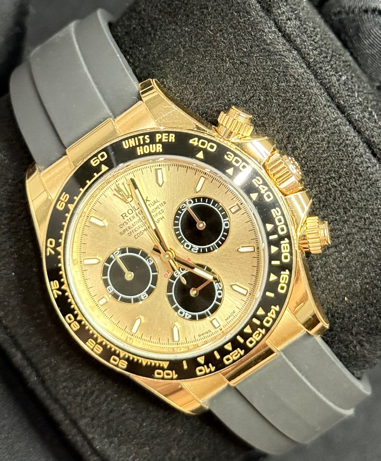 Rolex Cosmograph Daytona Yellow Gold 'Pikachu' Gold Dial with Black Sub-Dials Oysterflex 126518LN | 2025 | 40mm - Image 3