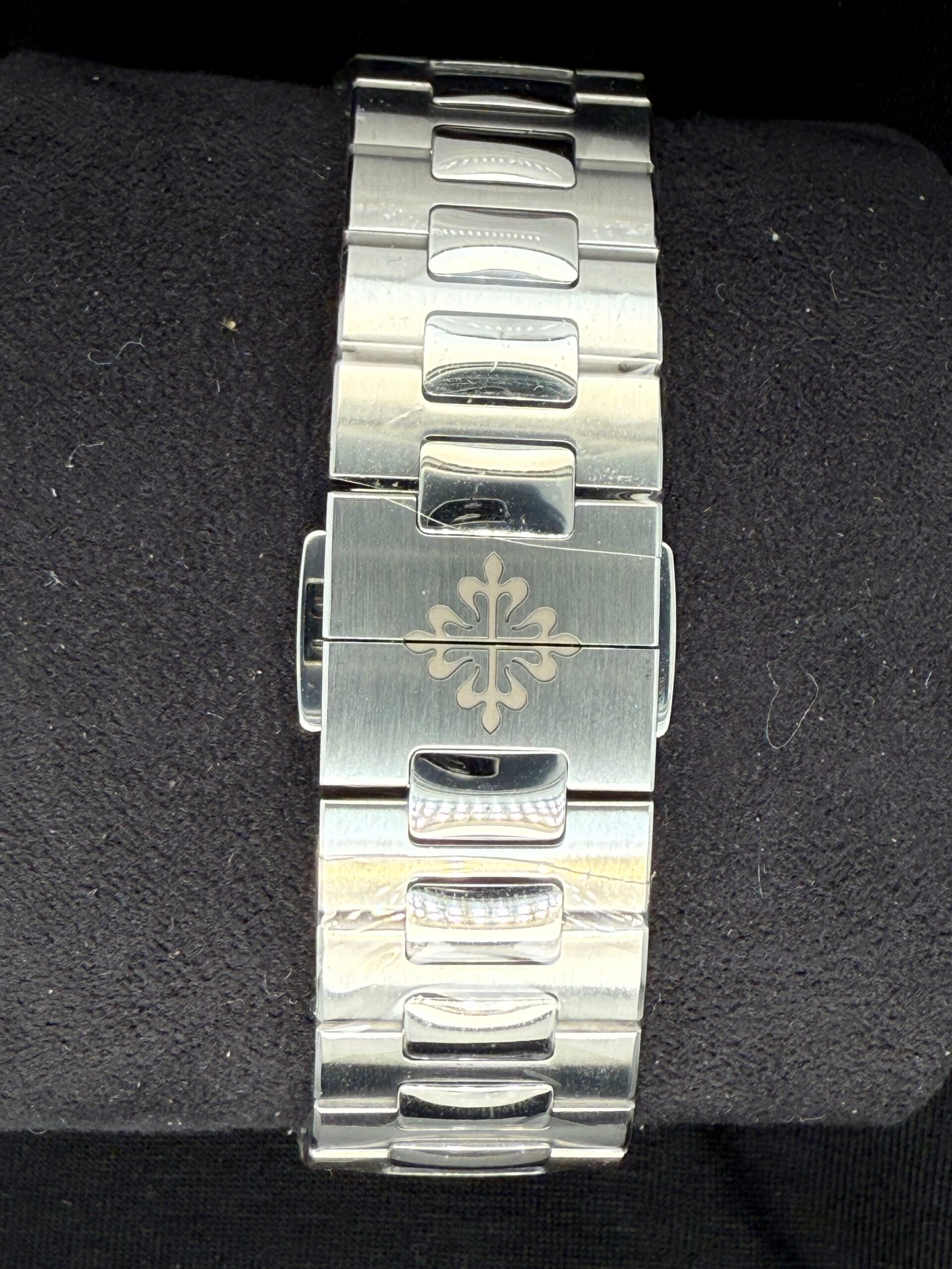 Patek Philippe Nautilus Annual Calendar Blue Dial Stainless Steel 5726/1A-014 | 2025 | 40.5mm - Image 4