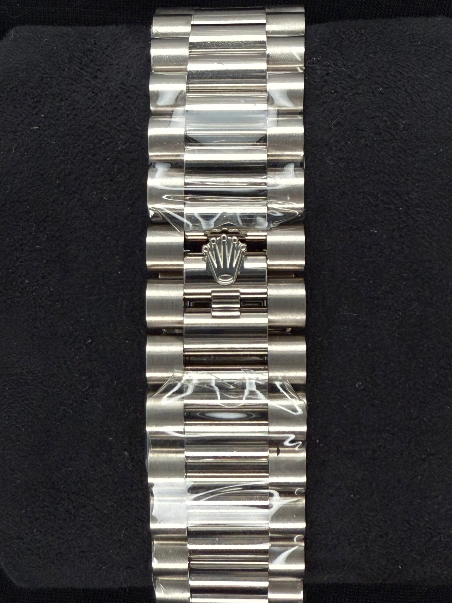 Rolex Day-Date 40 Olive Green Roman Dial with Factory Set Diamond Bezel 228349RBR | 2022 | 40mm - Image 4