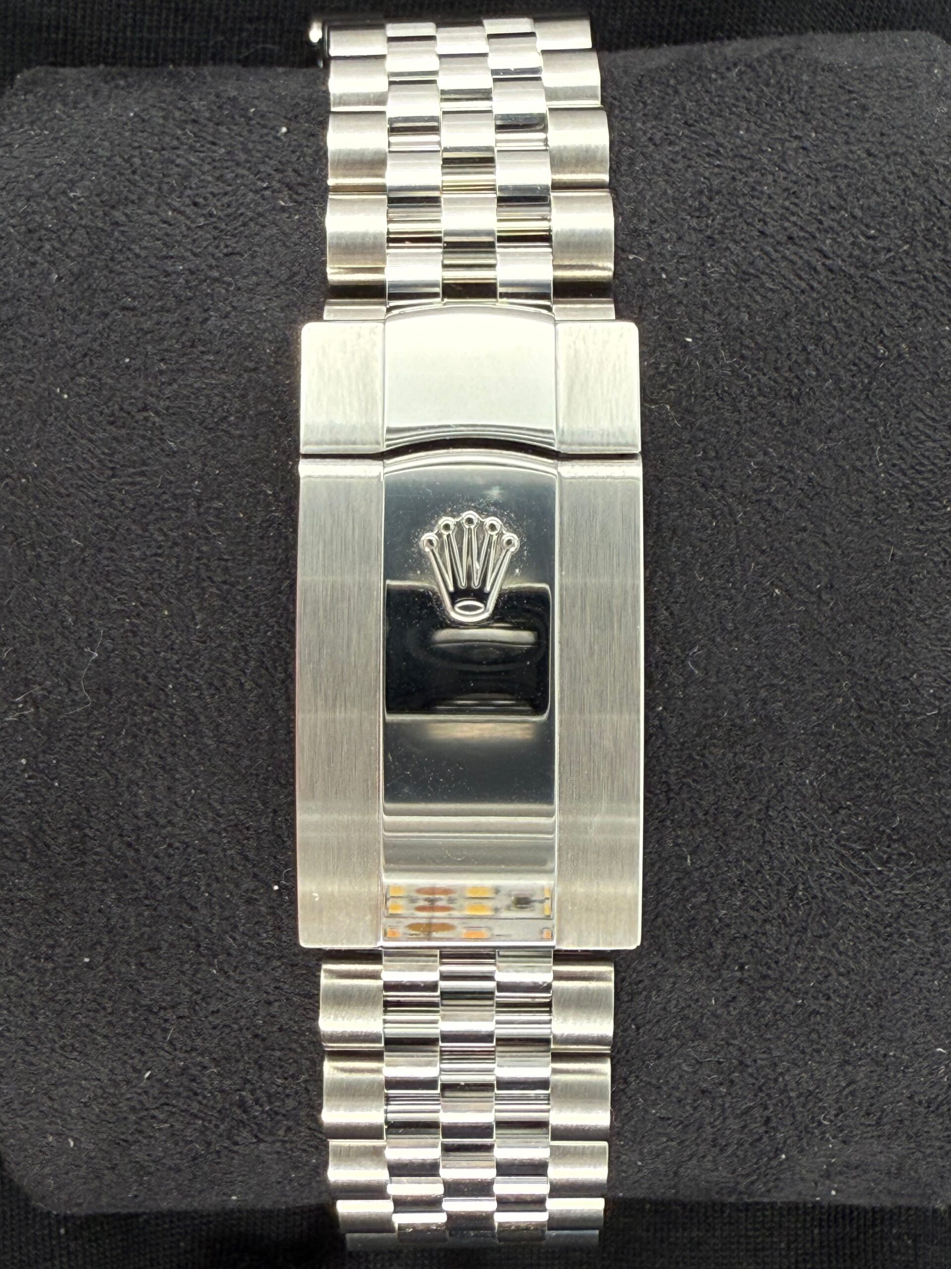 Rolex Datejust 41 Green Motif Dial Fluted Bezel Jubilee Stainless Steel 126334 | 2024 | 41mm - Image 6