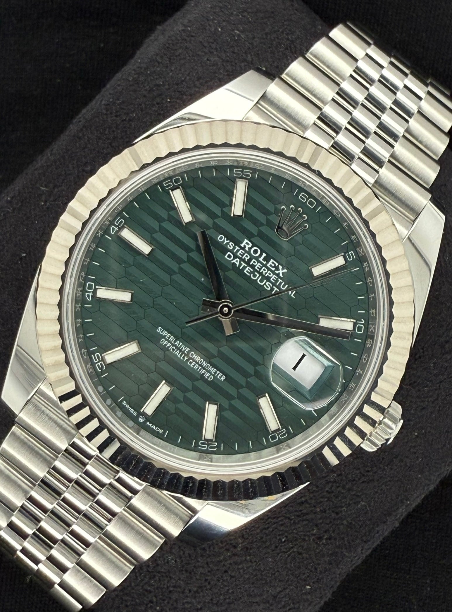 Rolex Datejust 41 Green Motif Dial Fluted Bezel Jubilee Stainless Steel 126334 | 2024 | 41mm - Image 3