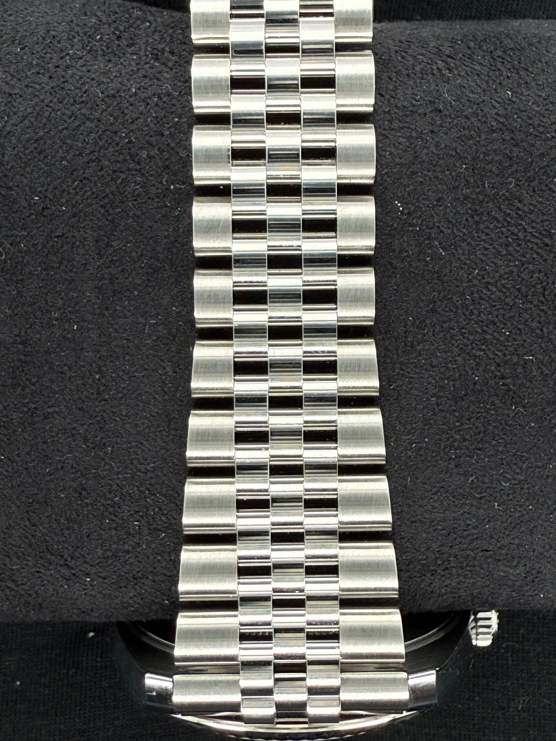 Rolex Datejust 41 Green Motif Dial Fluted Bezel Jubilee Stainless Steel 126334 | 2024 | 41mm - Image 4