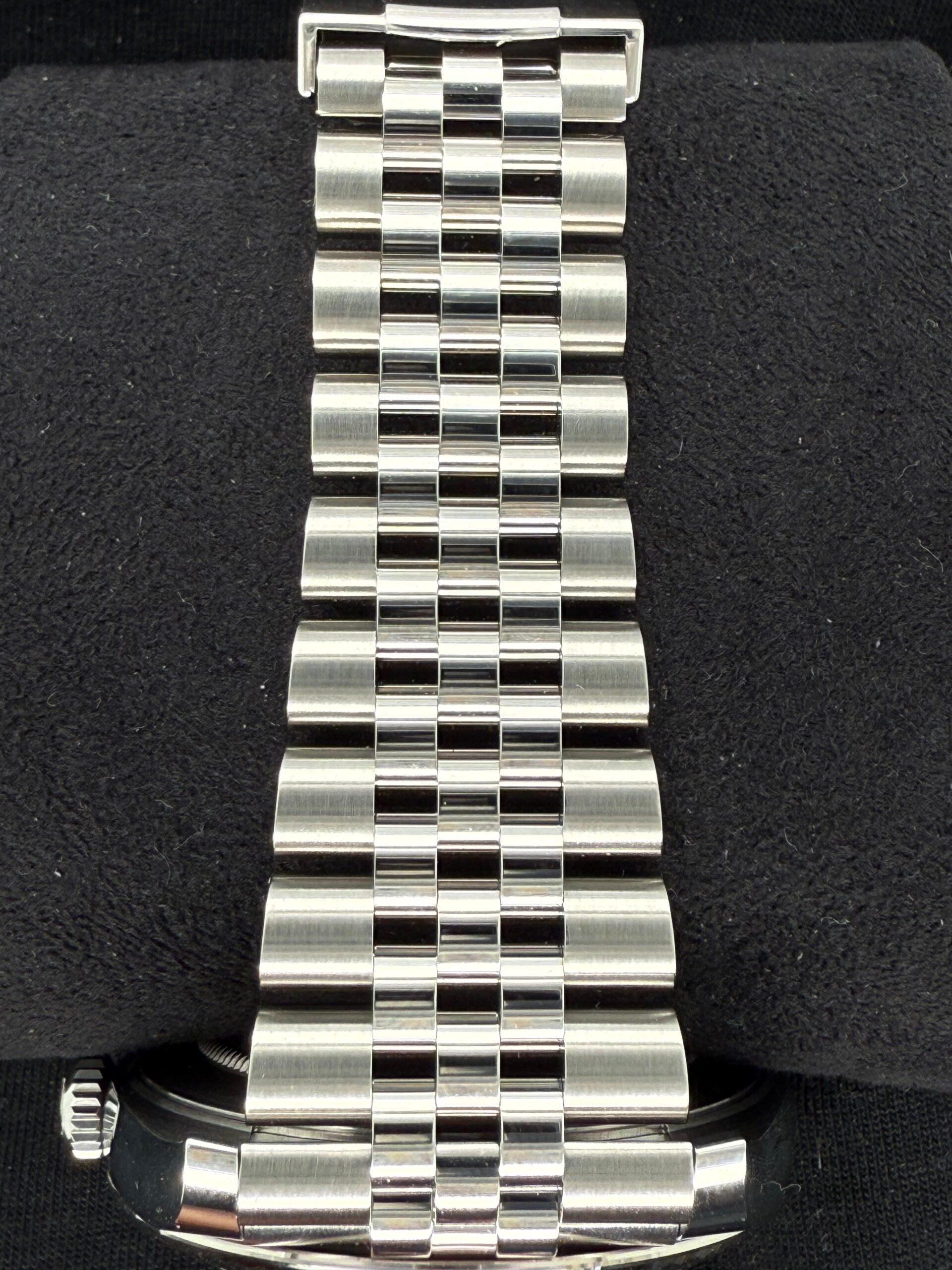 Rolex Datejust 41 Green Motif Dial Fluted Bezel Jubilee Stainless Steel 126334 | 2024 | 41mm - Image 5