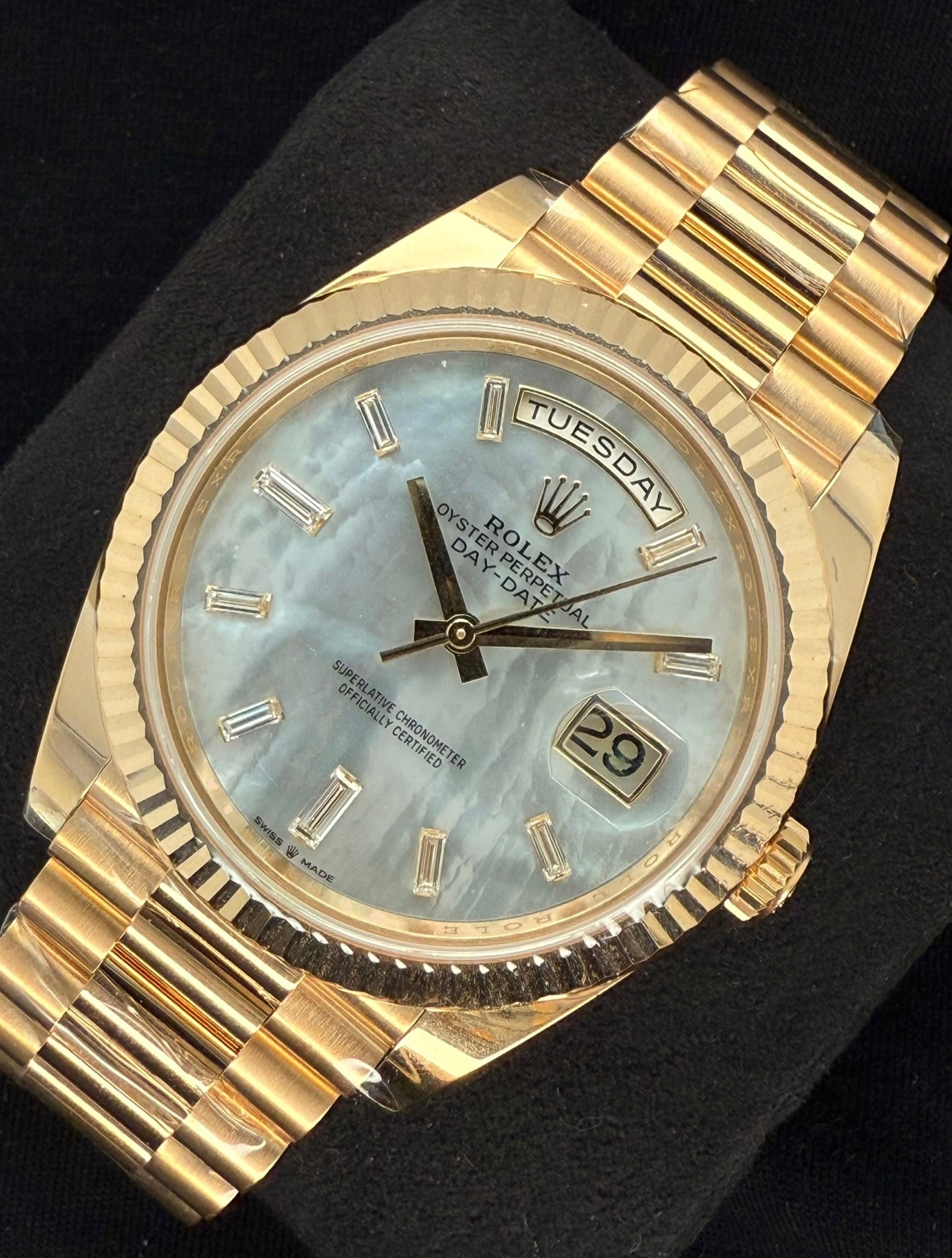 Rolex Day-Date 40 Yellow Gold Mother of Pearl ‘MOP’ Baguette Diamond Dial 228238 | 2025 | 40mm - Image 3