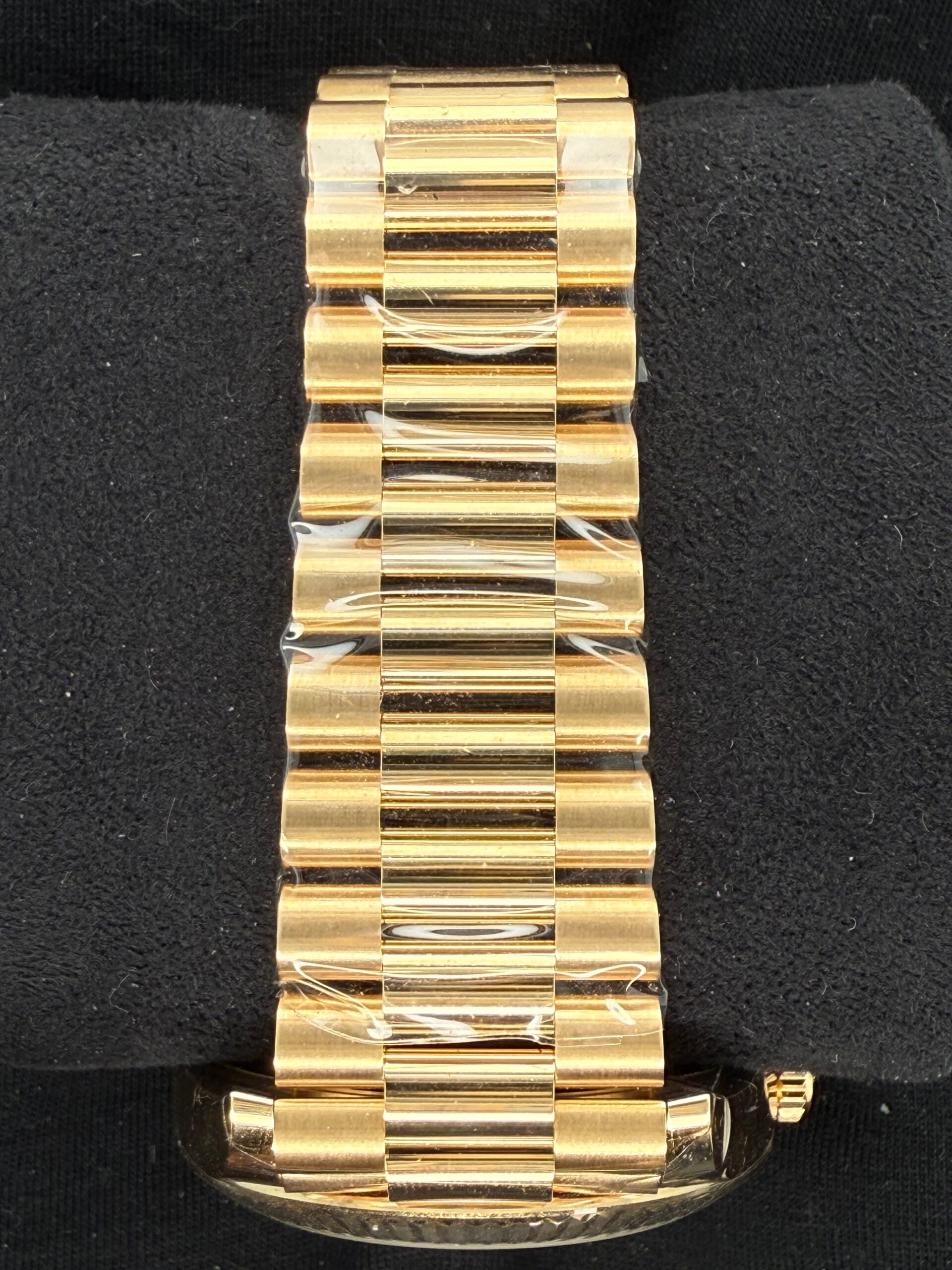 Rolex Day-Date 40 Yellow Gold Mother of Pearl ‘MOP’ Baguette Diamond Dial 228238 | 2025 | 40mm - Image 5