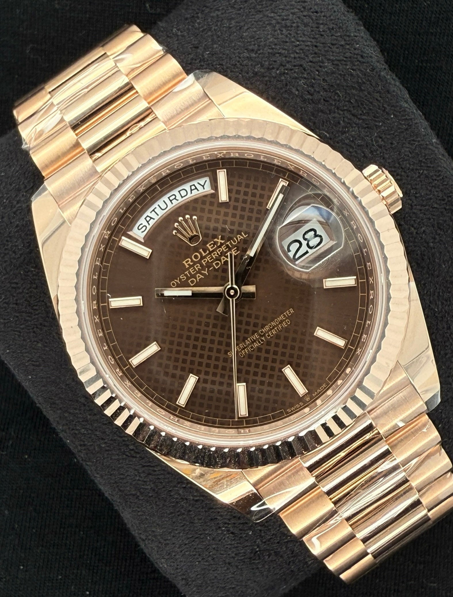 Rolex Day-Date 40 Everose Gold Chocolate Motif Brown Dial 228235 | 2023 | 40mm - Image 2