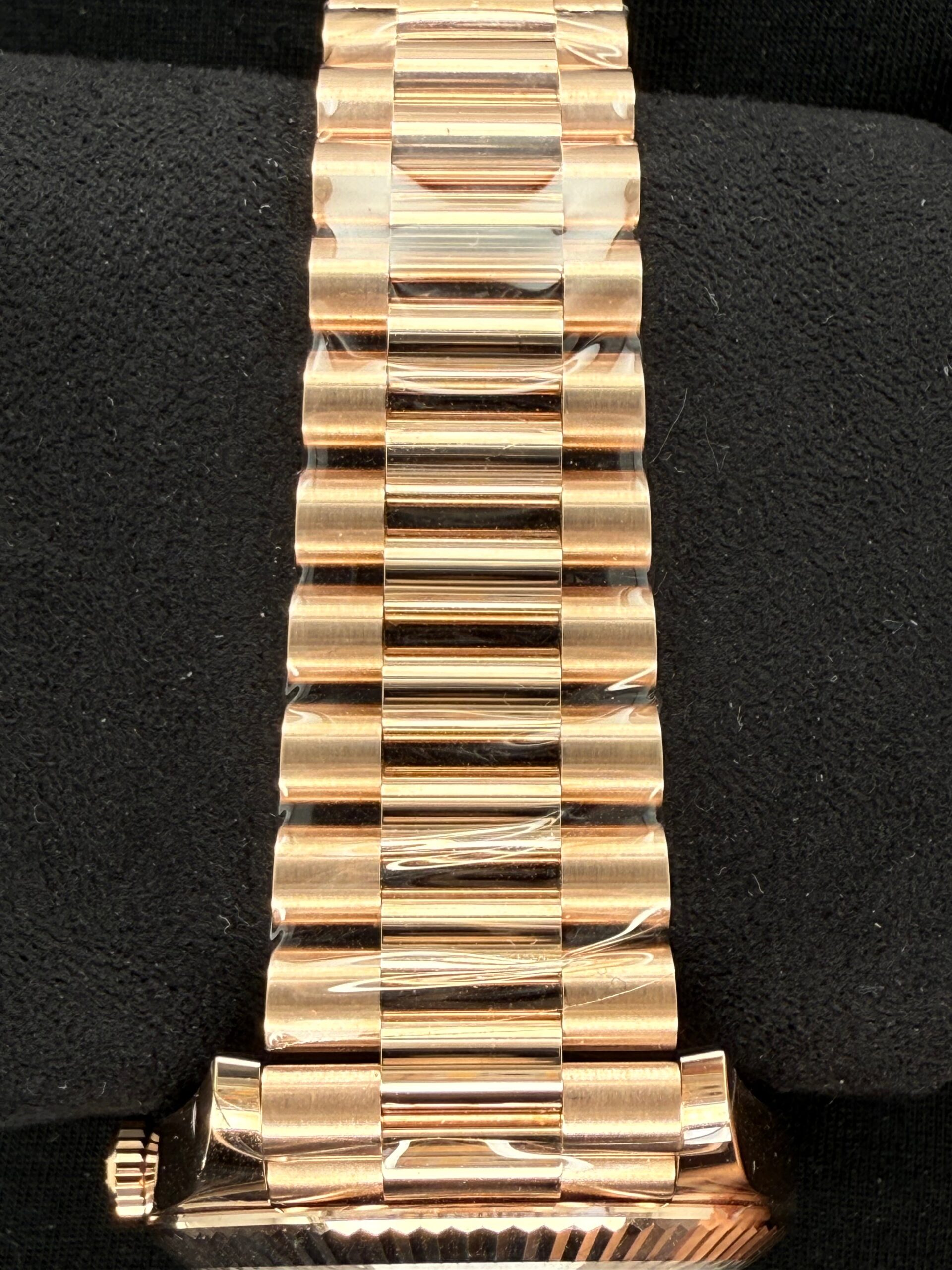 Rolex Day-Date 40 Everose Gold Chocolate Motif Brown Dial 228235 | 2023 | 40mm - Image 4