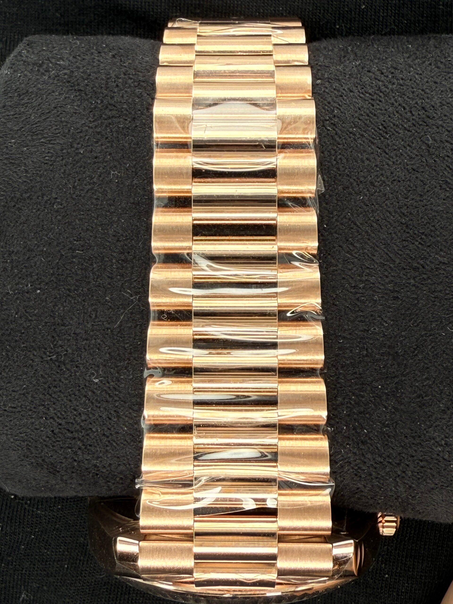 Rolex Day-Date 40 Everose Gold Chocolate Motif Brown Dial 228235 | 2023 | 40mm - Image 5