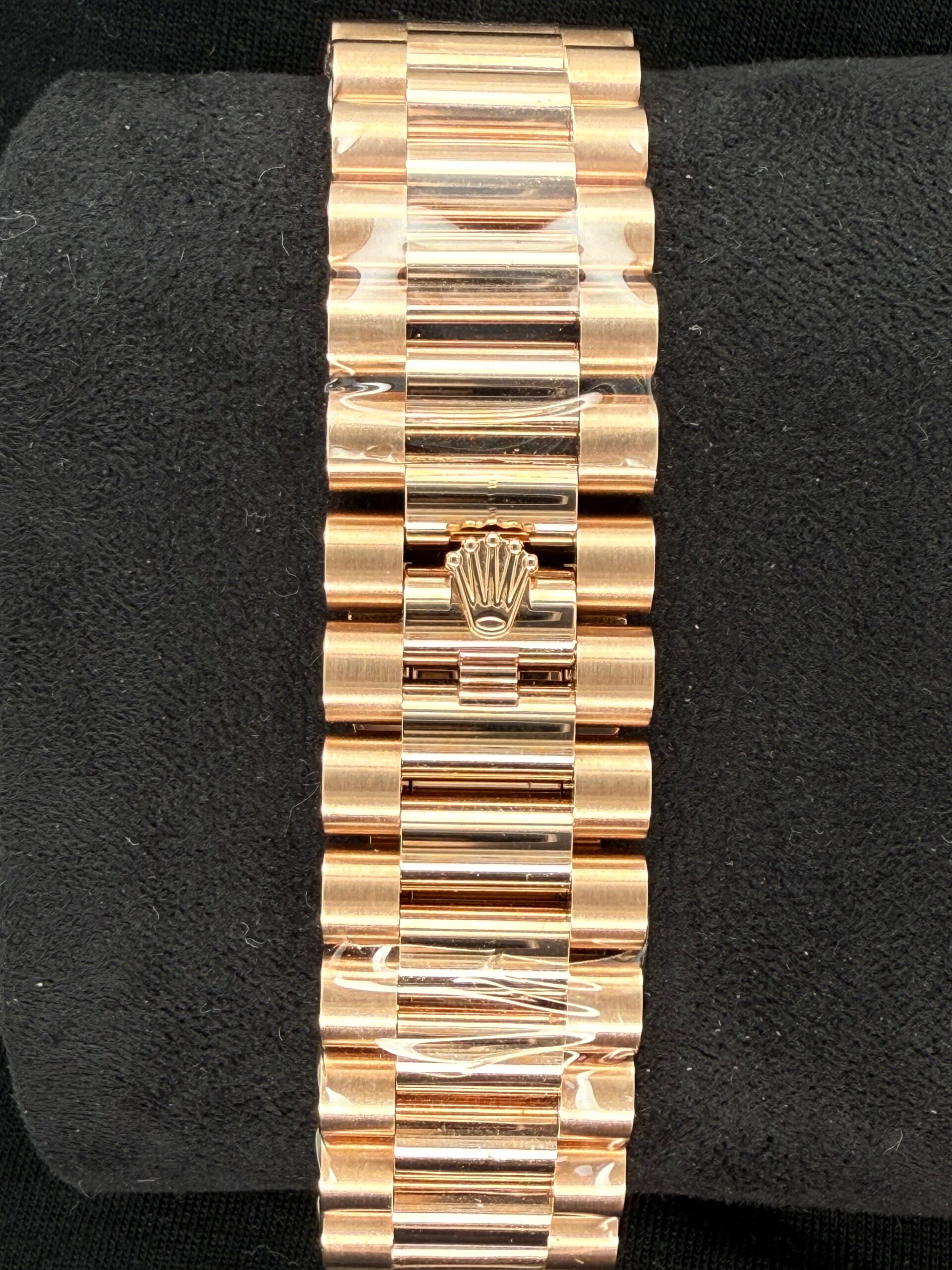 Rolex Day-Date 40 Everose Gold Chocolate Motif Brown Dial 228235 | 2023 | 40mm - Image 6