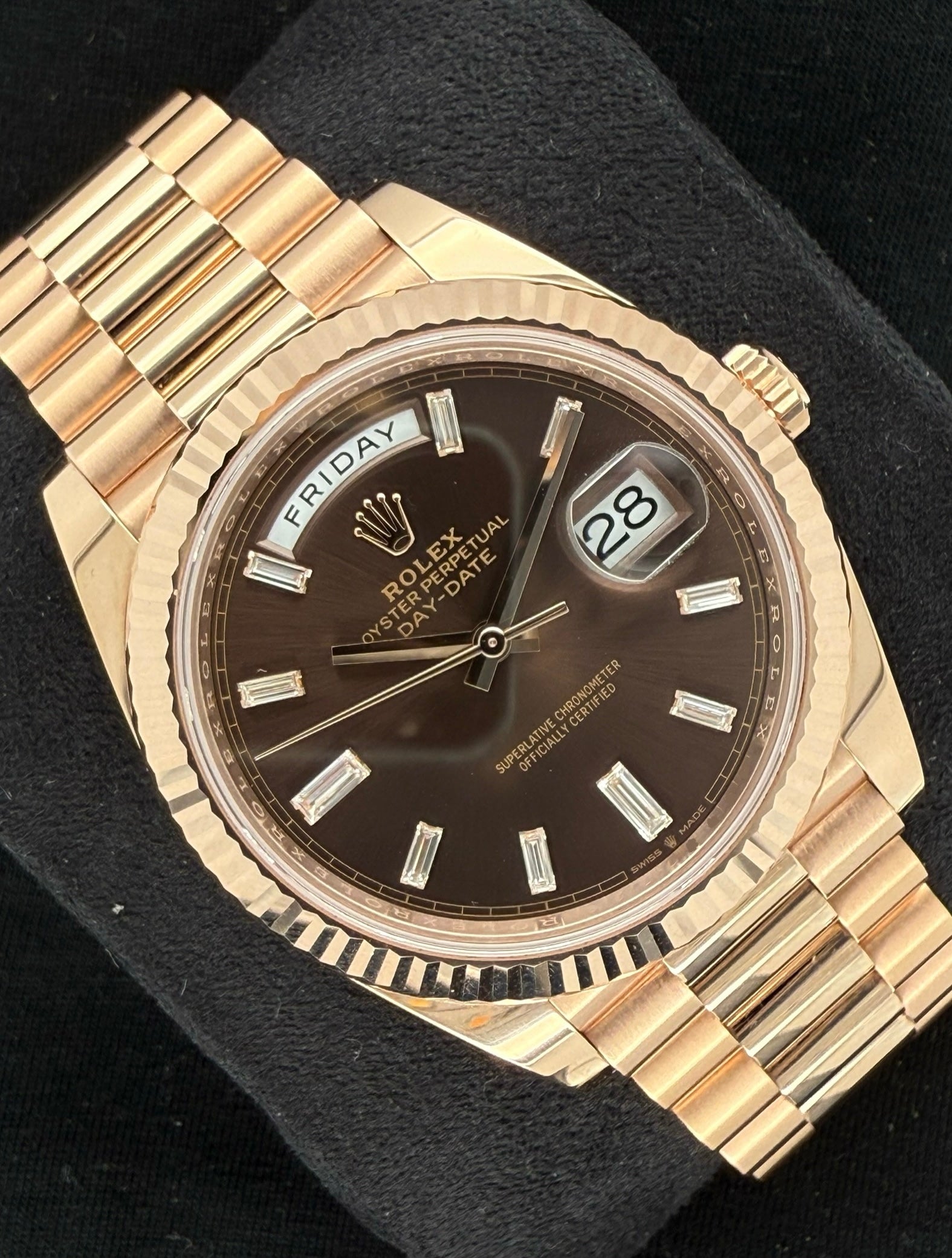 Rolex Day-Date 40 Everose Gold Chocolate Baguette Diamond Dial 228235 | 2023 | 40mm - Image 2