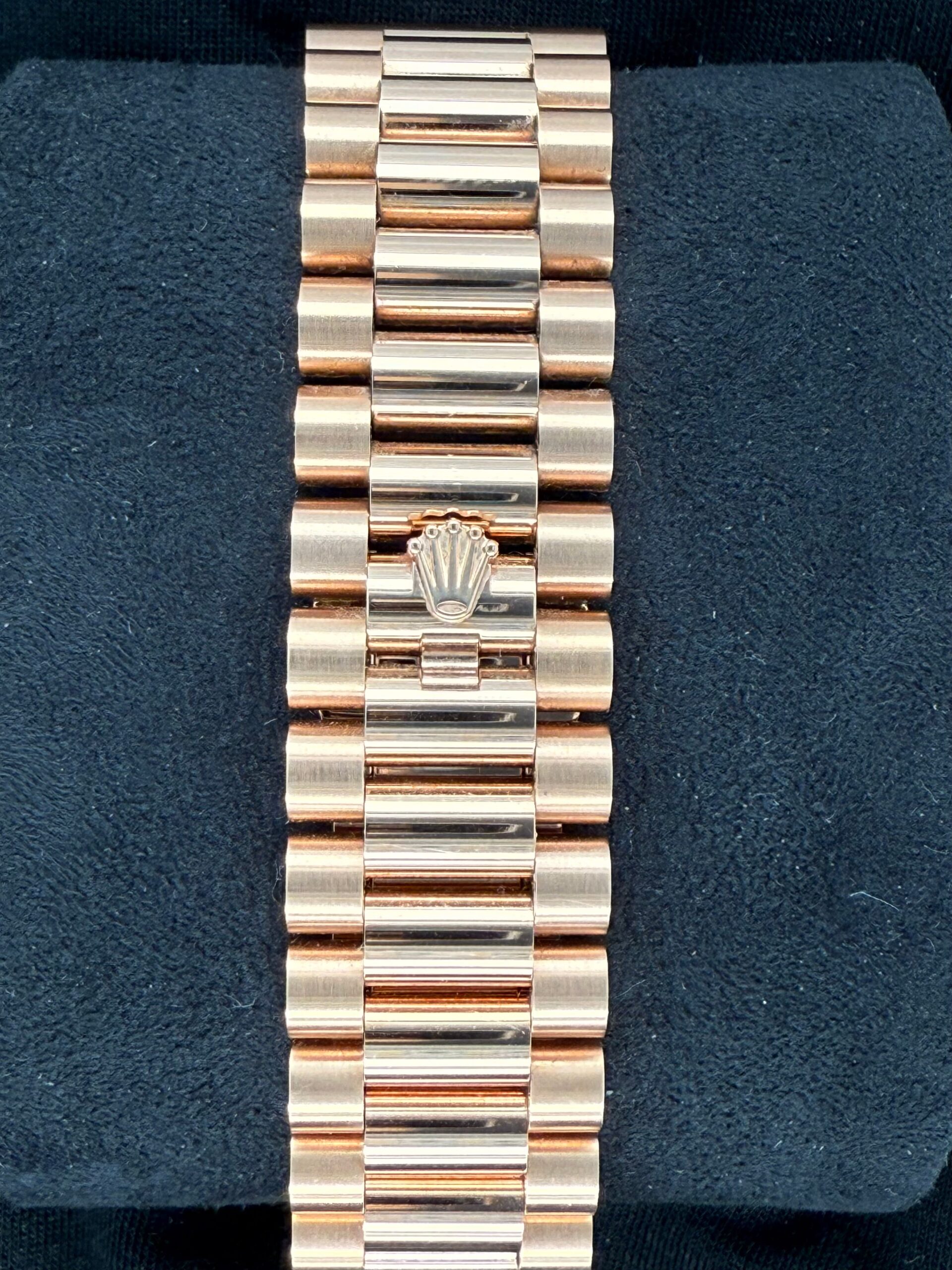 Rolex Day-Date 40 Everose Gold Chocolate Baguette Diamond Dial 228235 | 2023 | 40mm - Image 6