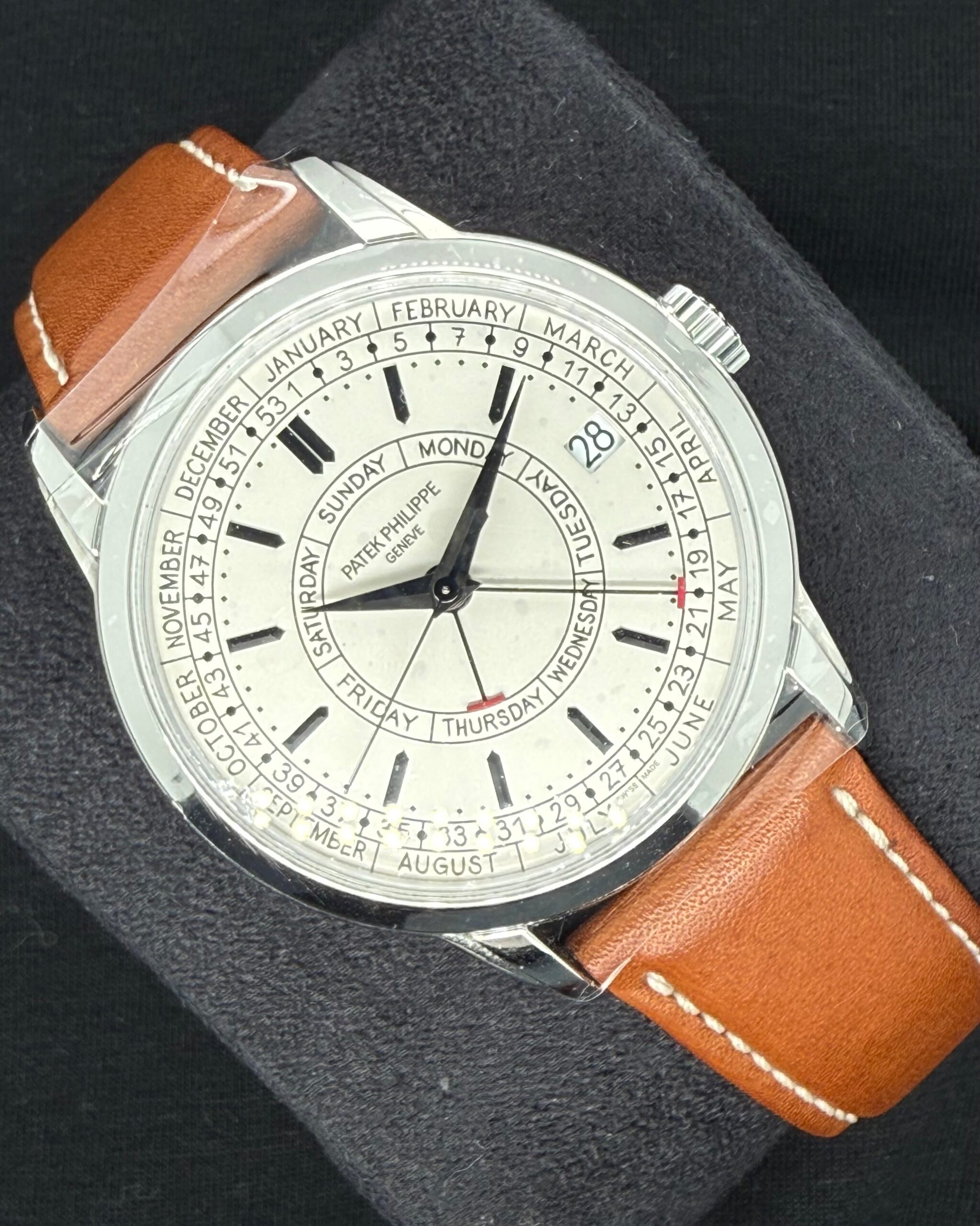 Patek Philippe Calatrava Weekly Calendar Silver Dial 5212A-001 | 2024 | 40mm - Image 2