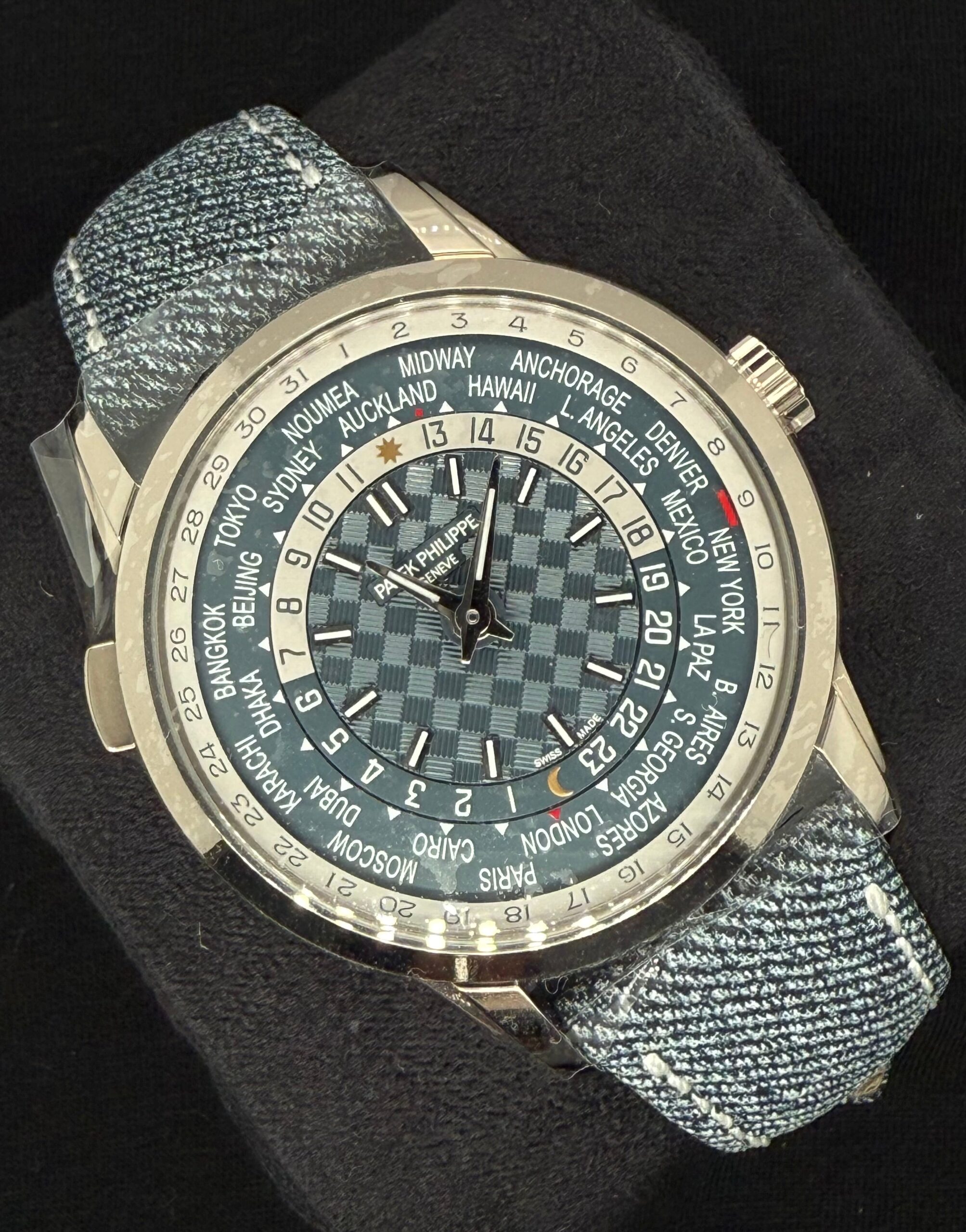 Patek Philippe Complications Opaline Blue-Gray 18ct White Gold 5330G-001 | 2025 | 40mm - Image 2