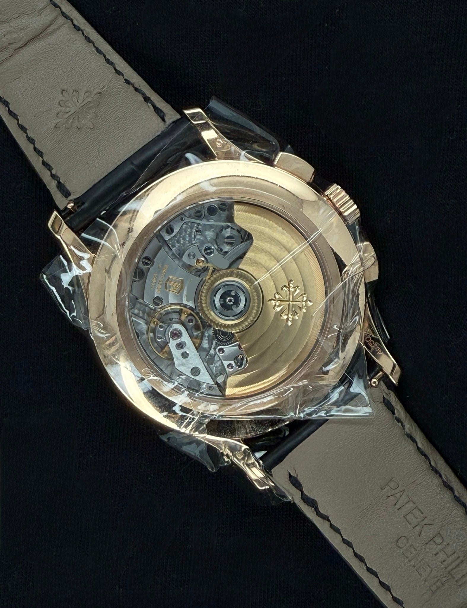 Patek Philippe Annual Calendar Chronograph Rose Gold 5905R-001 | 2023 | 42mm - Image 7