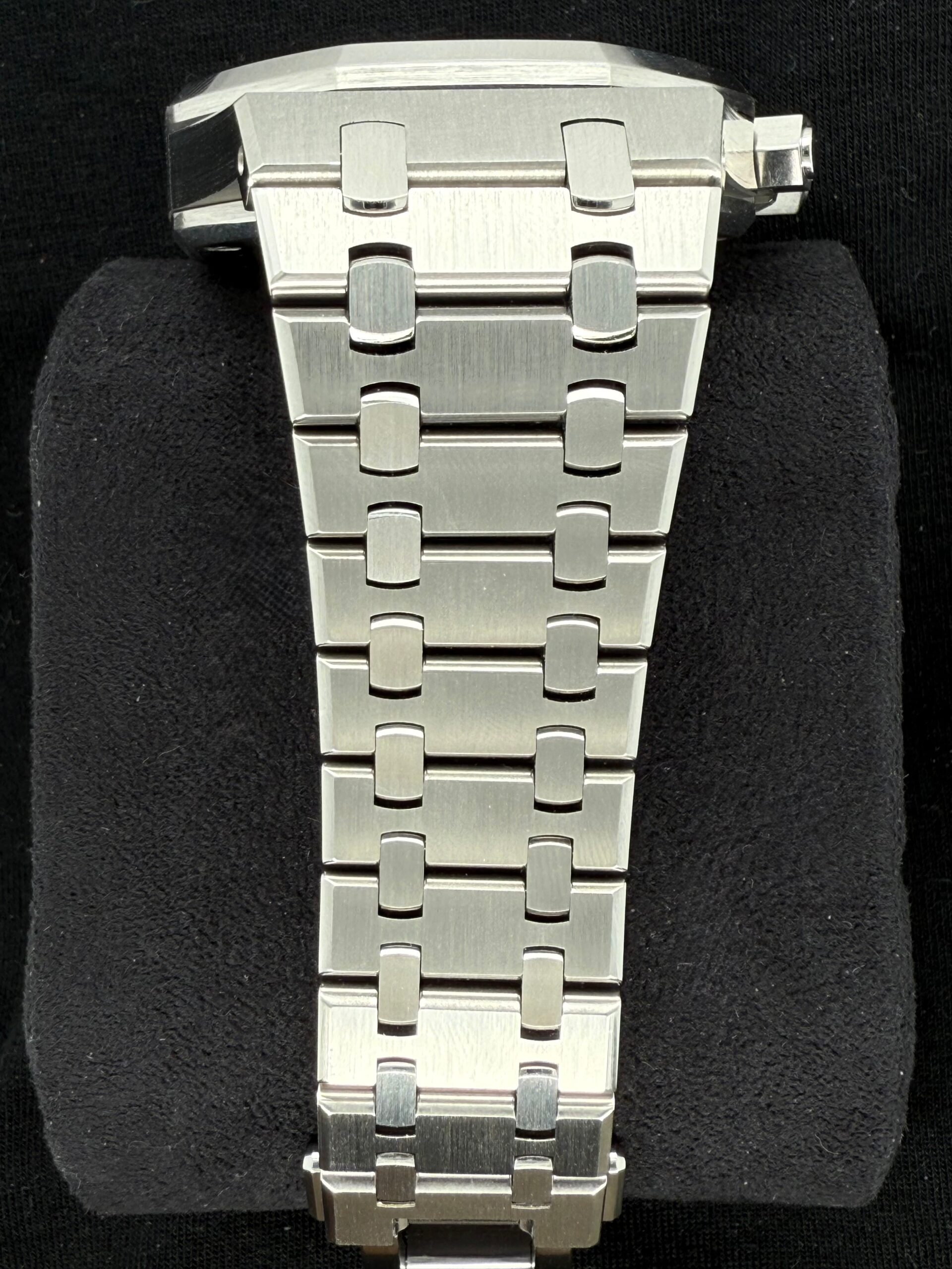 Audemars Piguet Royal Oak Chronograph Steel Black Dial 26320ST.OO.1220ST.01 | 2017 | 41mm - Image 4