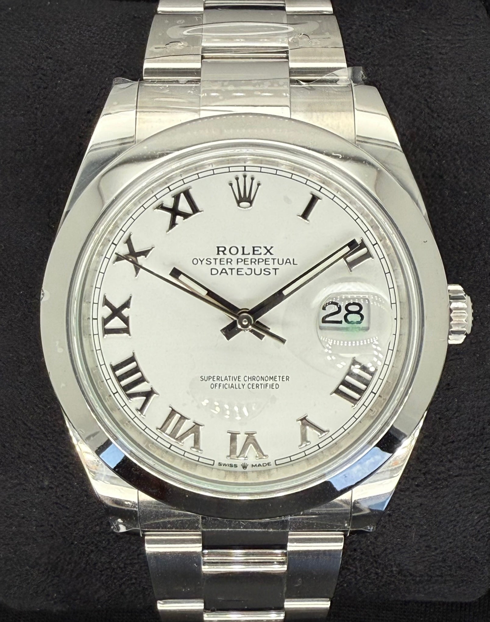 Rolex Datejust 41 White Roman Dial Smooth Bezel Oystersteel 126300 | 2023 | 41mm