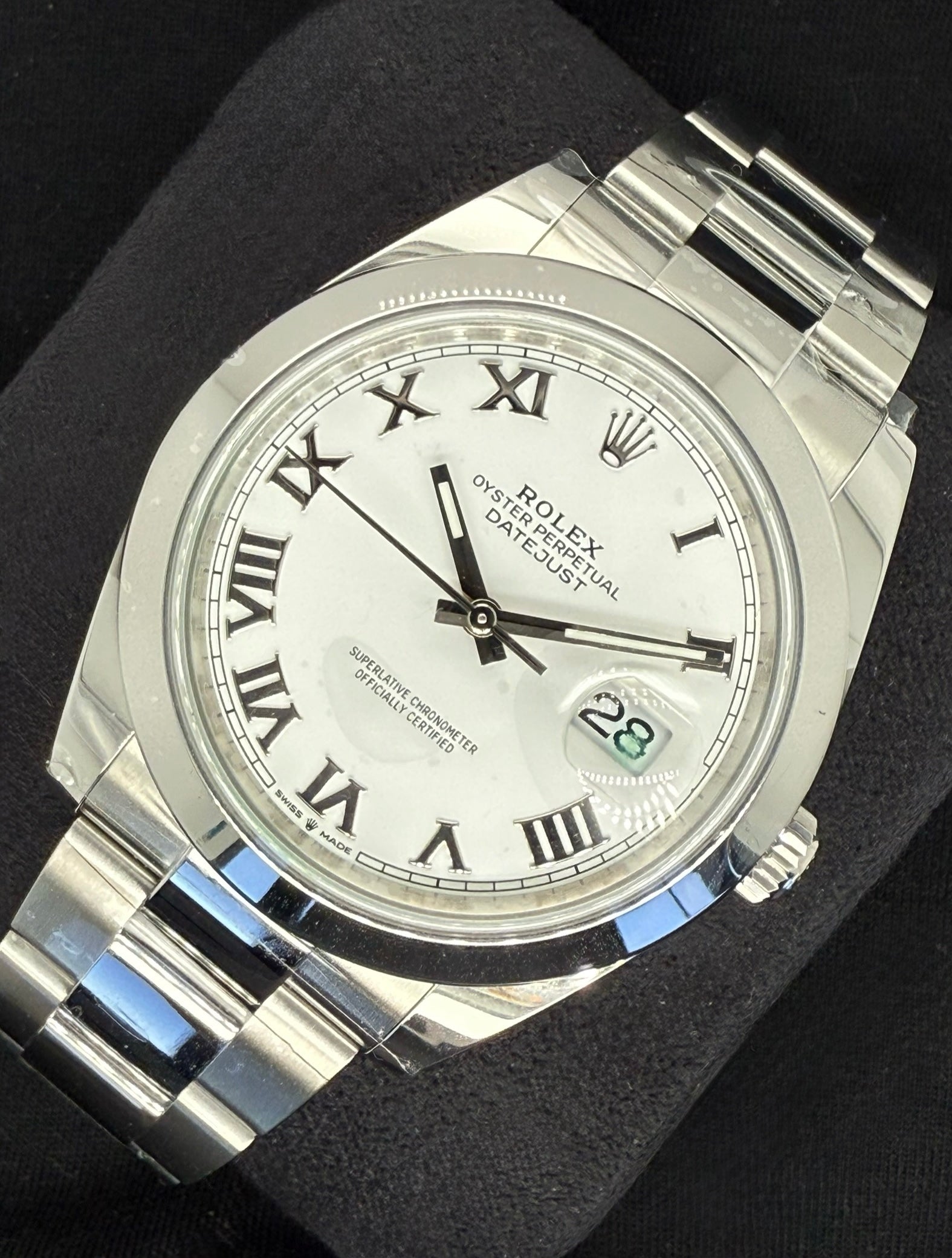 Rolex Datejust 41 White Roman Dial Smooth Bezel Oystersteel 126300 | 2023 | 41mm - Image 3