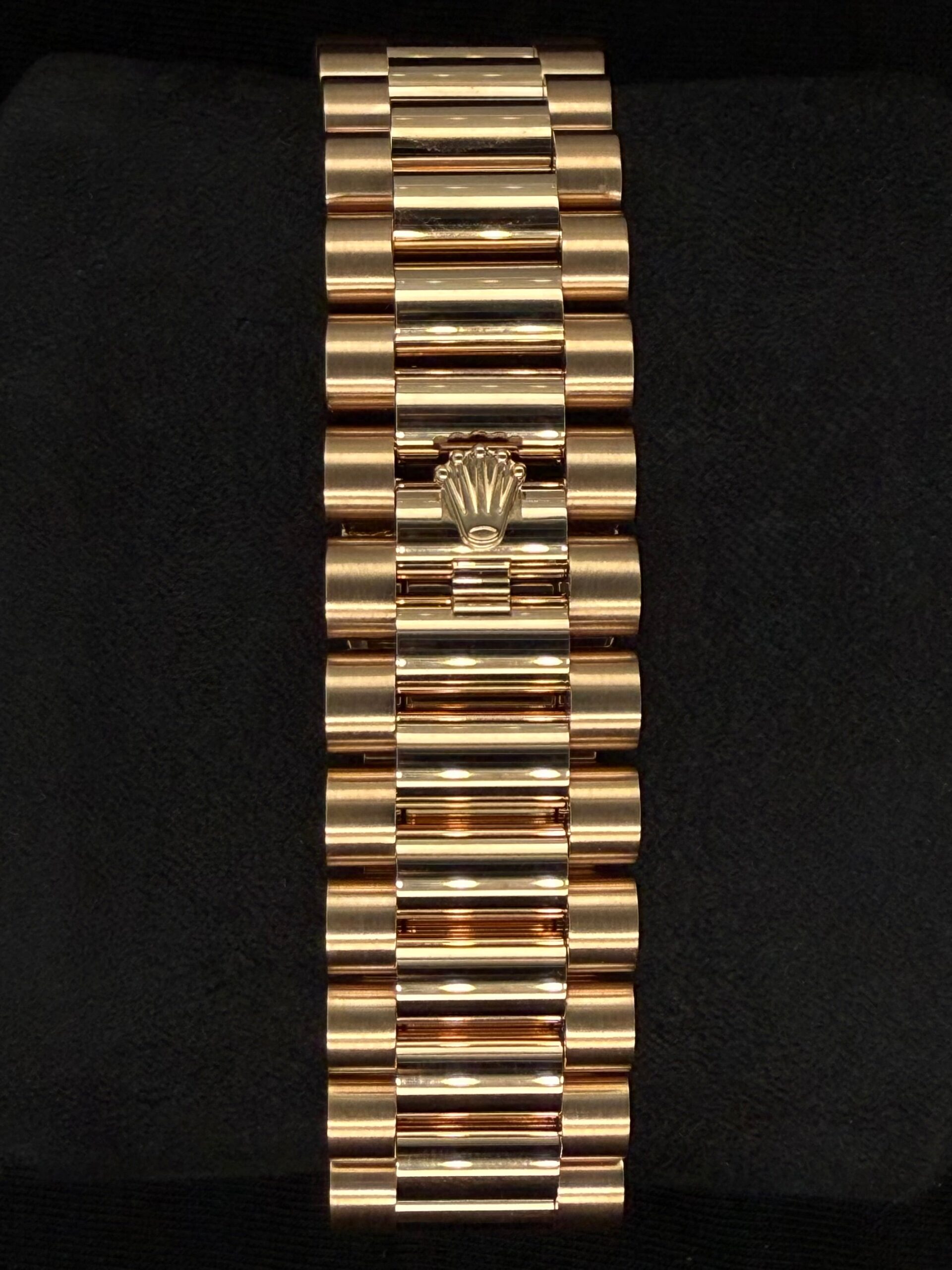 Rolex Day-Date 36 Olive Green Roman Everose Gold 128235 | 2025 | 36mm - Image 6