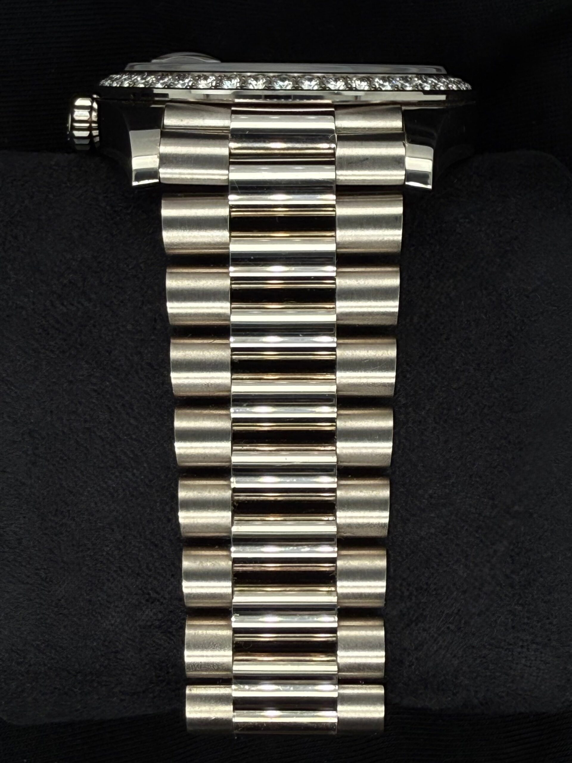 Rolex Day-Date 40 White Gold with Factory Set Diamond Pavé Dial with Baguette Diamonds and Sapphires and Diamond-Set Bezel 228349RBR | 2023 | 40mm - Image 4