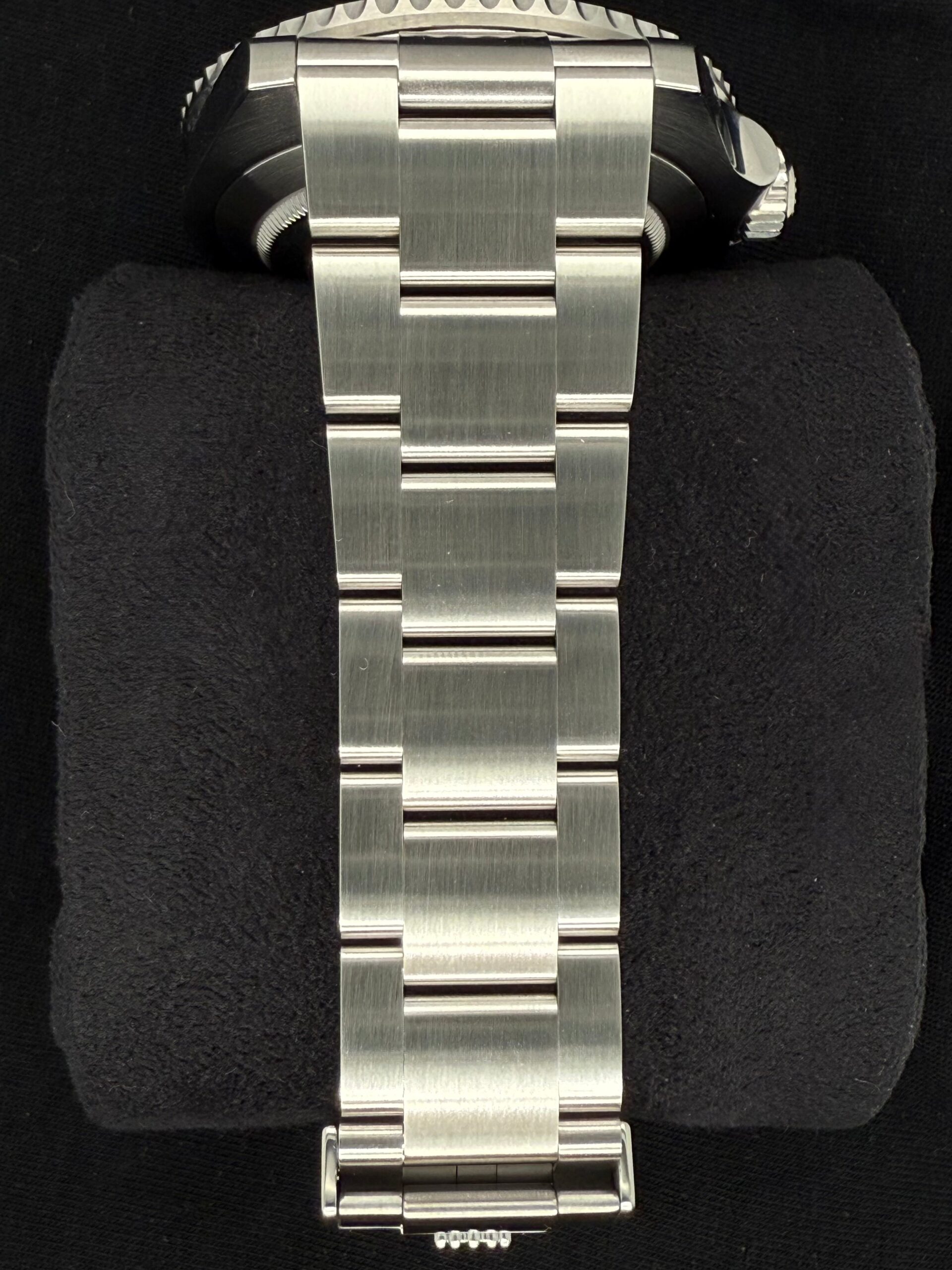 Rolex Submariner (No Date) Stainless Steel Black Dial 124060 | 2025 | 41mm - Image 4