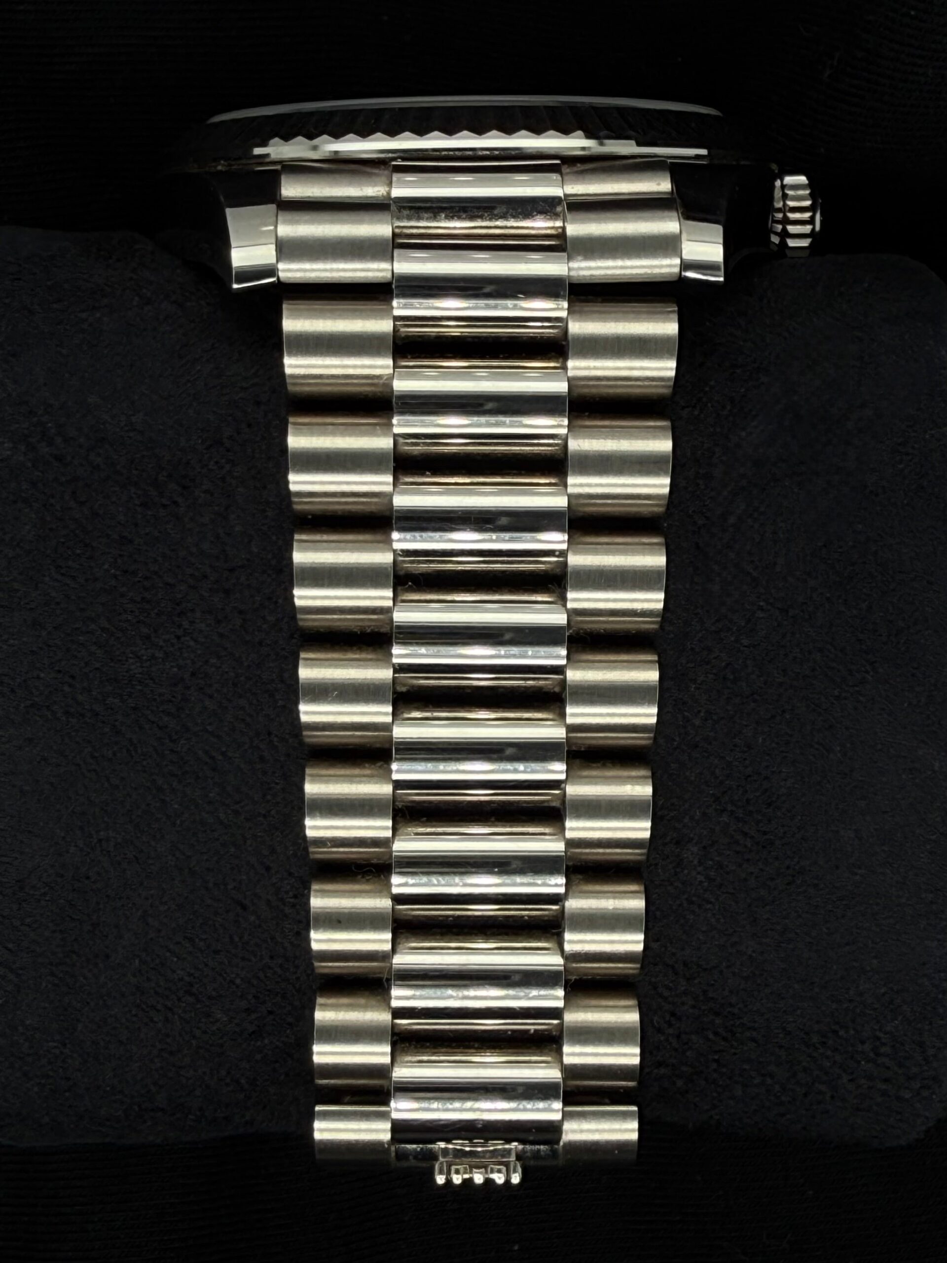 Rolex Day-Date 40 Ombré Blue Dial White Gold 228239 | 2025 | 40mm - Image 4