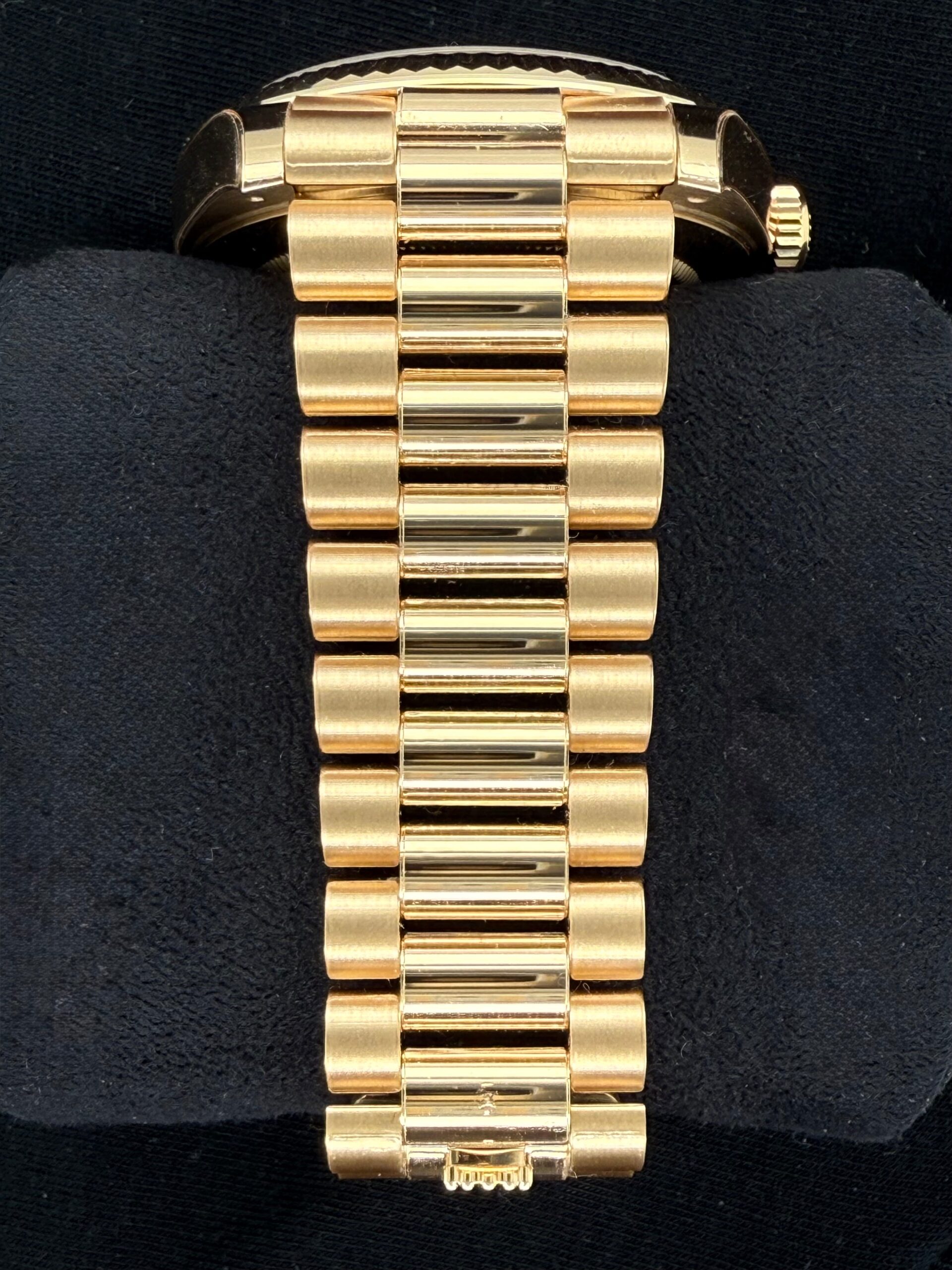 Rolex Day-Date 40 18ct Yellow Gold Fluted President Green Ombré Dial 228238-0069 | 2025 | 40mm - Image 5