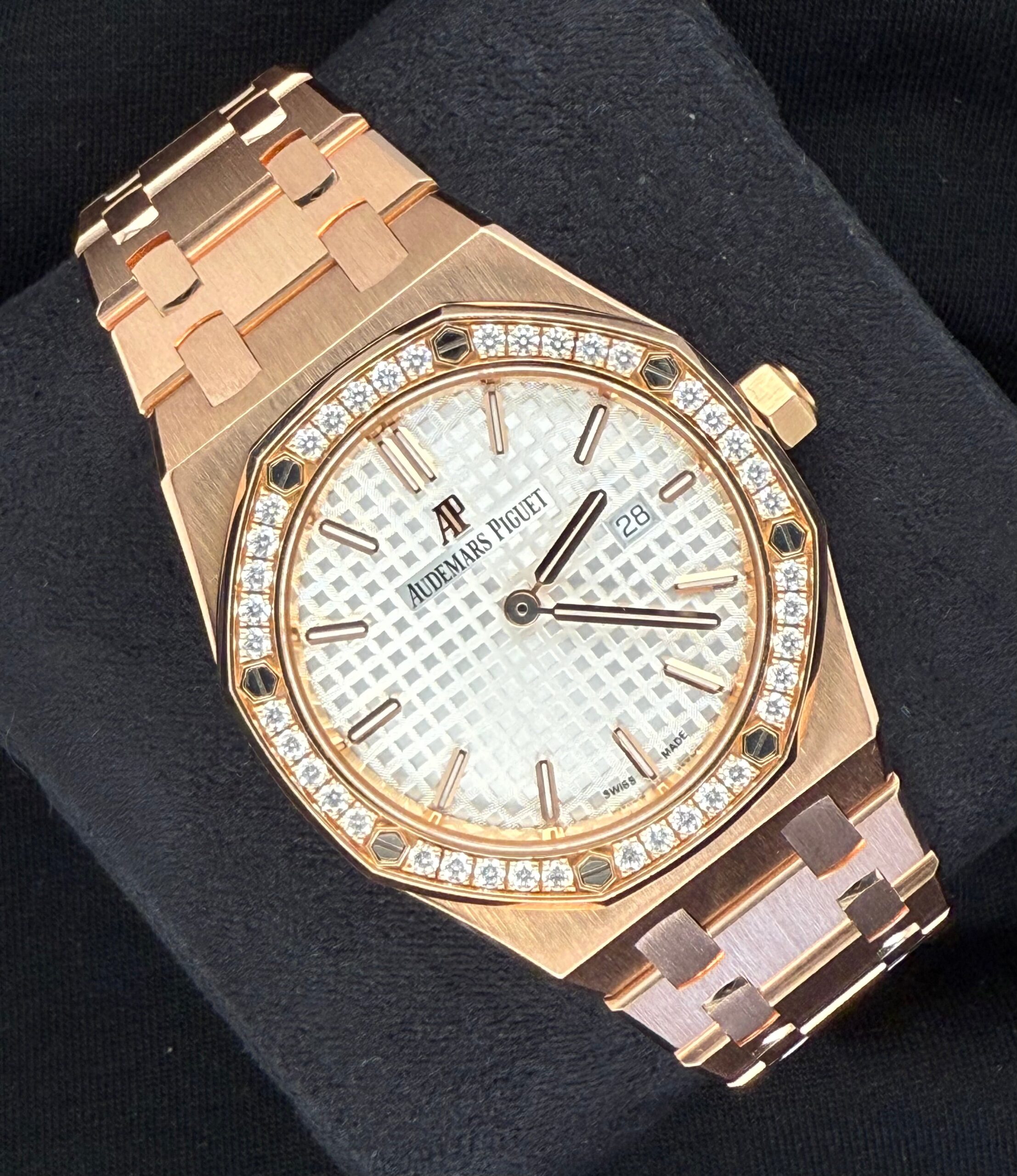 Audemars Piguet Royal Oak Selfwinding Rose Gold Diamond Bezel 15551OR.ZZ.1356OR.01 | 2017 | 37mm - Image 2