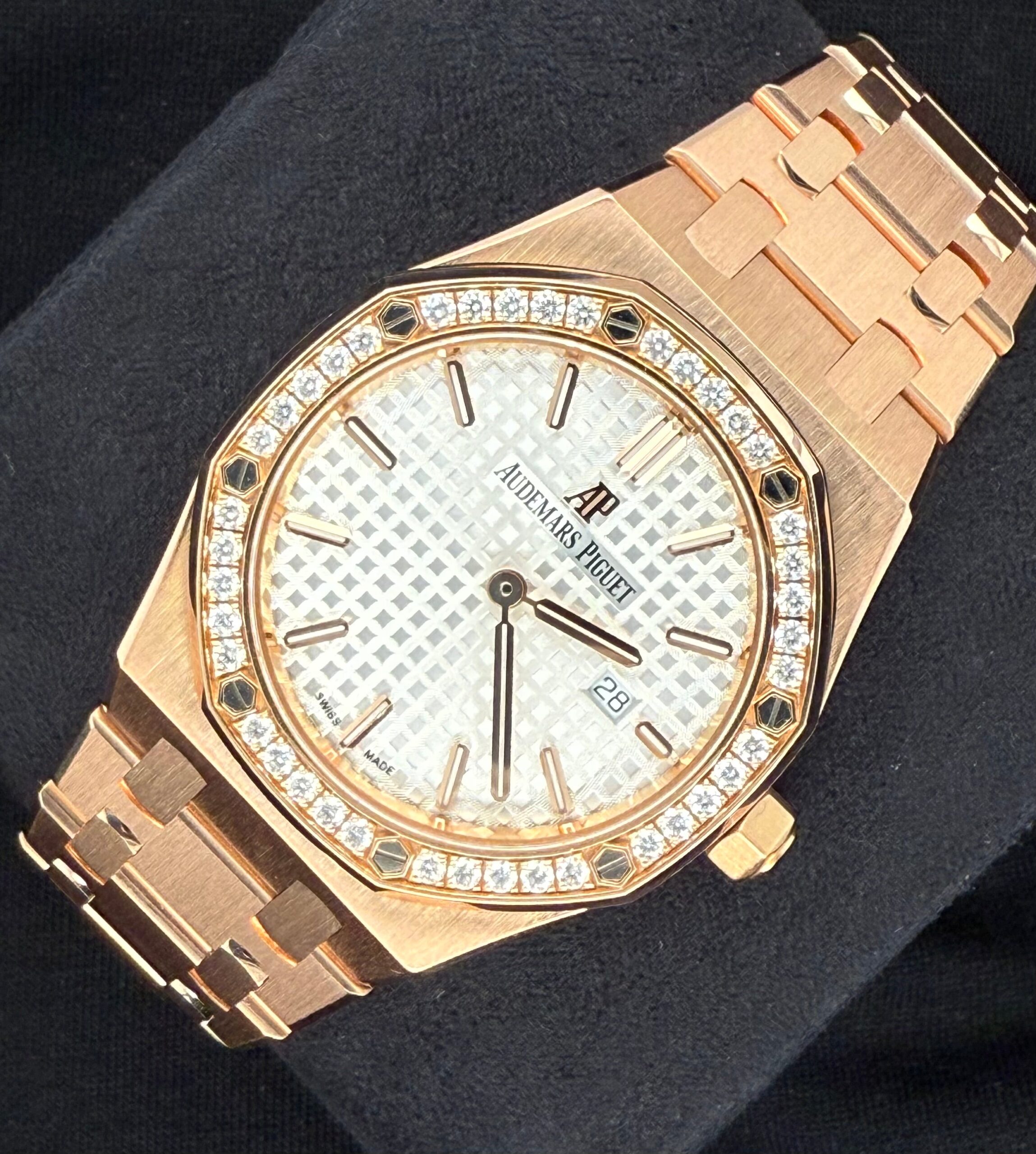 Audemars Piguet Royal Oak Selfwinding Rose Gold Diamond Bezel 15551OR.ZZ.1356OR.01 | 2017 | 37mm - Image 3