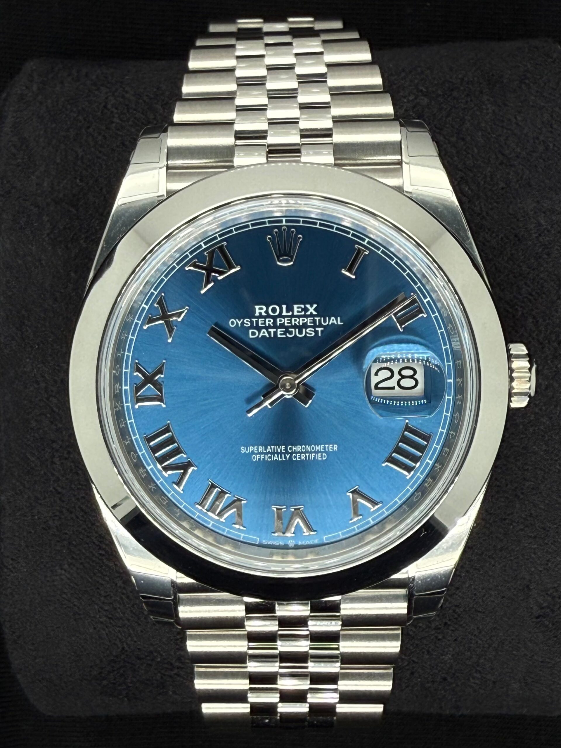 Rolex Datejust 41 Azzurro Blue Roman Dial Smooth Jubilee 126300 | 2025 | 41mm