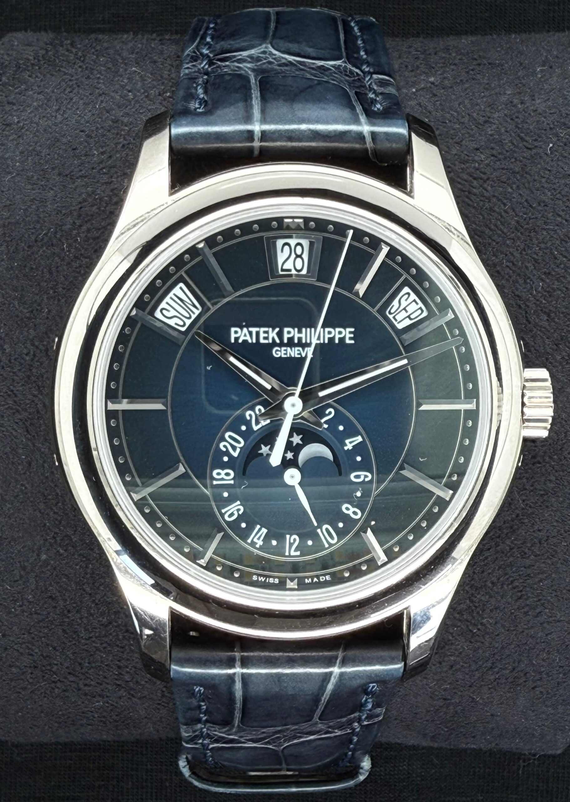 Patek Philippe Complications Annual Calendar 5205G-013 | 2022 | 40mm