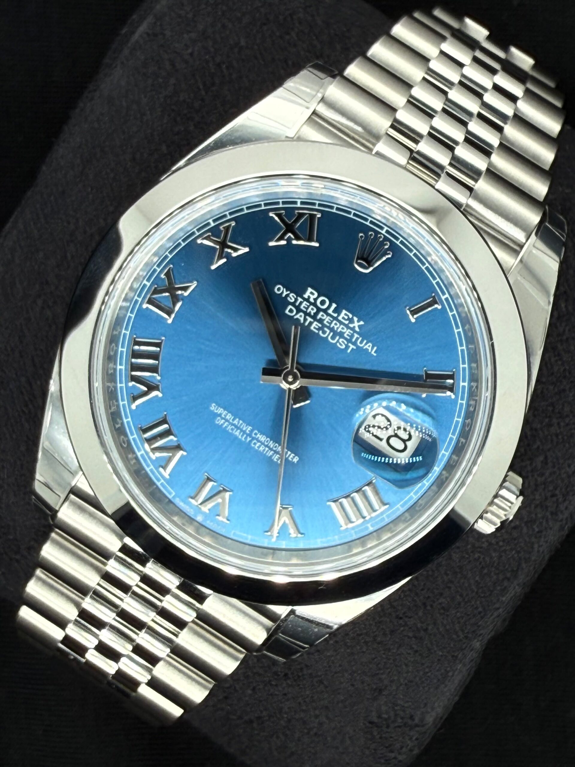 Rolex Datejust 41 Azzurro Blue Roman Dial Smooth Jubilee 126300 | 2025 | 41mm - Image 3