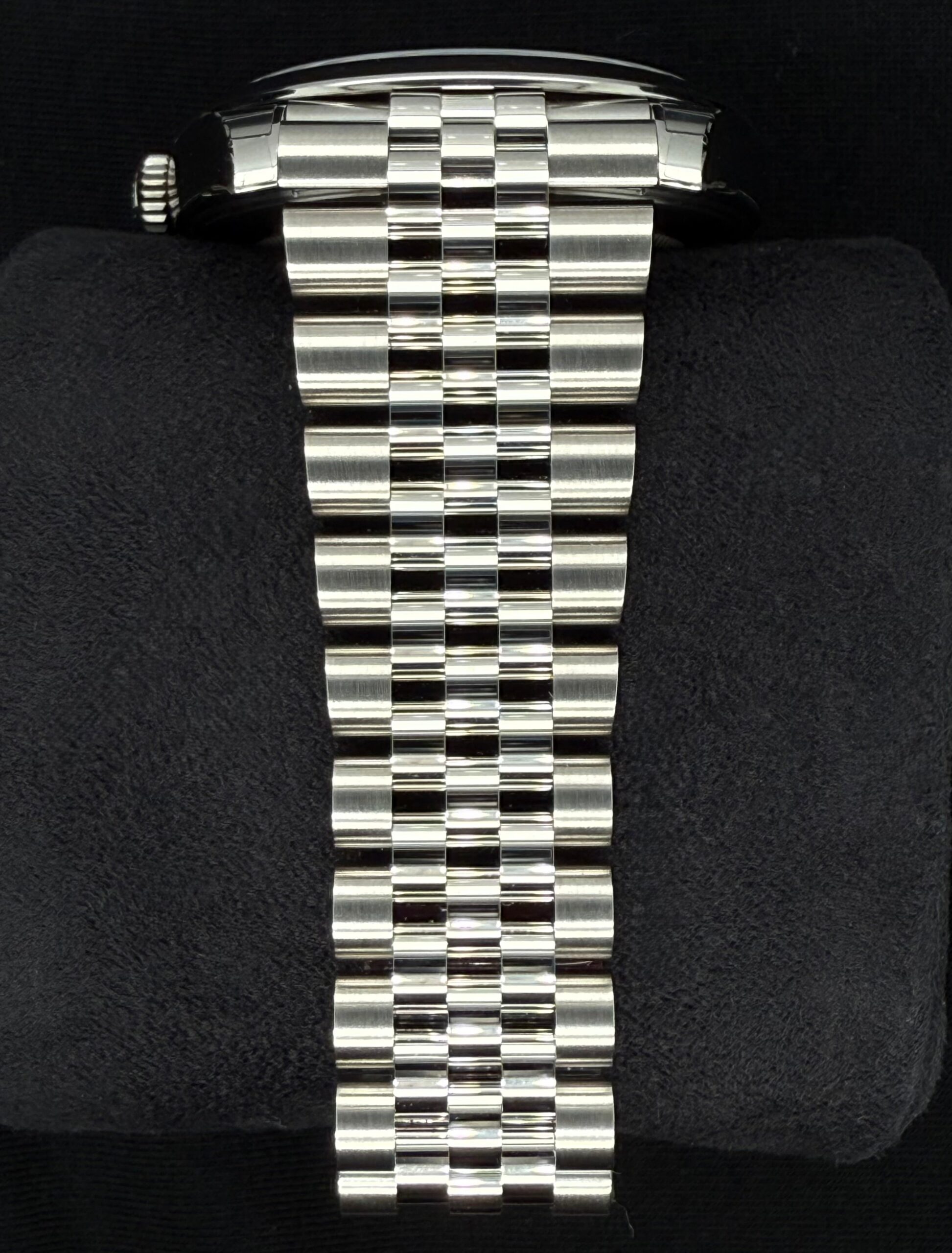 Rolex Datejust 41 Azzurro Blue Roman Dial Smooth Jubilee 126300 | 2025 | 41mm - Image 4