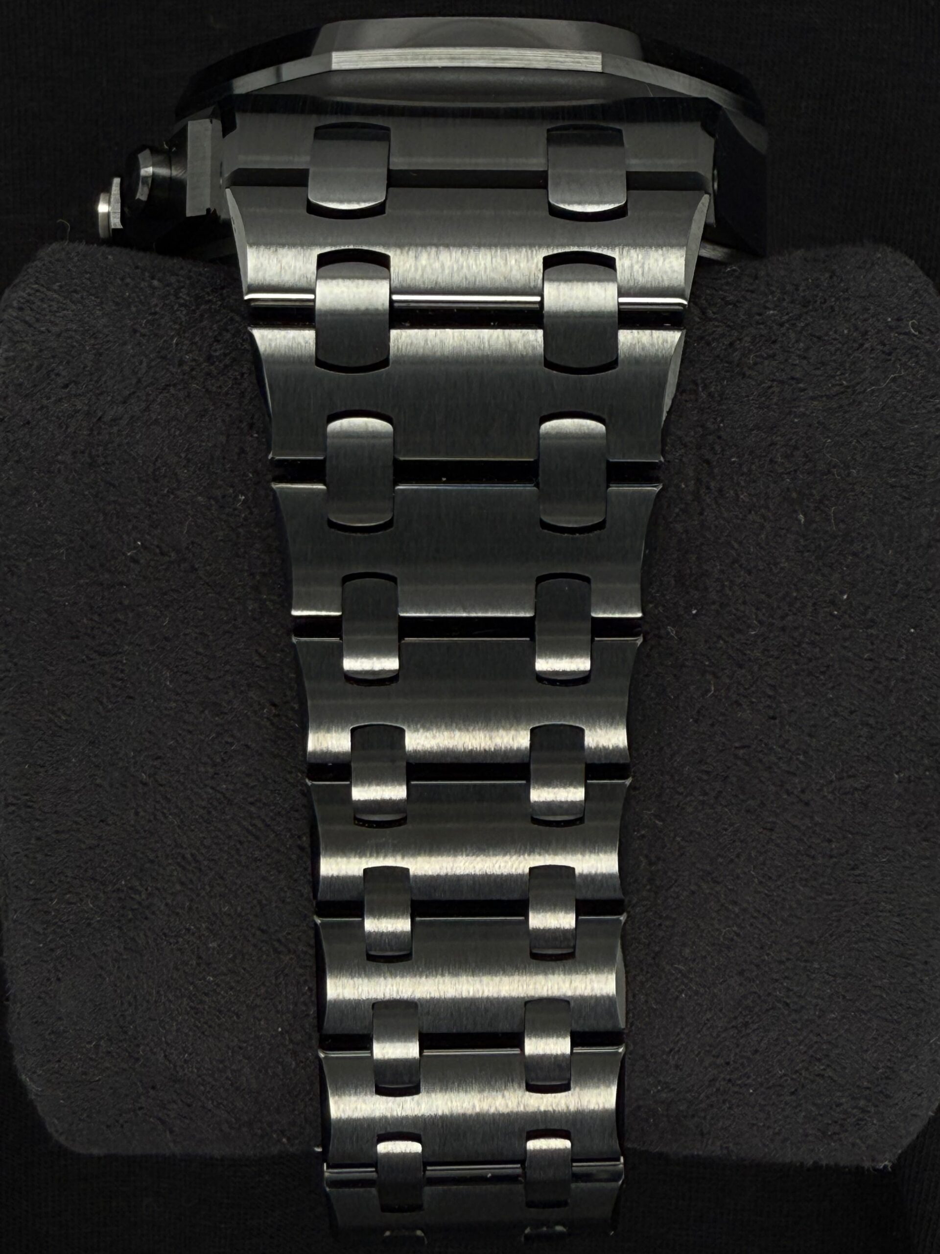 Audemars Piguet Royal Oak Offshore Ceramic 26238CE.OO.1300CE.01 | 2024 | 42mm - Image 4