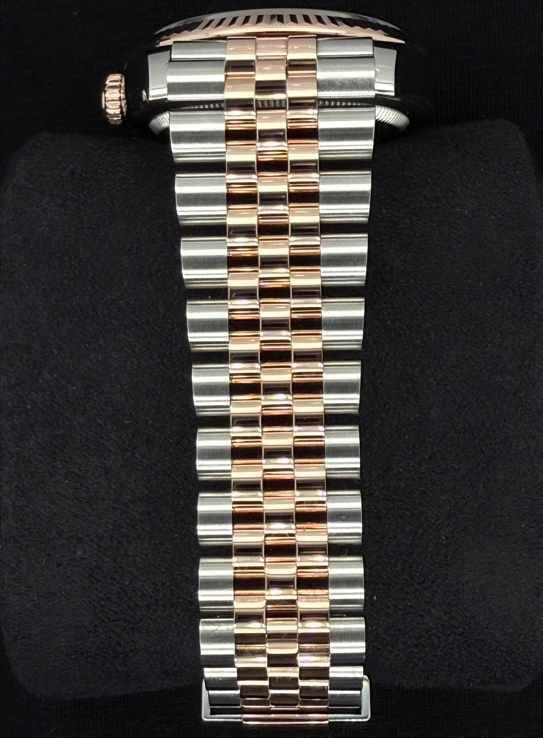 Rolex Datejust 41 Mother of Pearl ‘MOP’ Diamond Dial Fluted Jubilee 126331 | 2022 | 41mm - Image 4